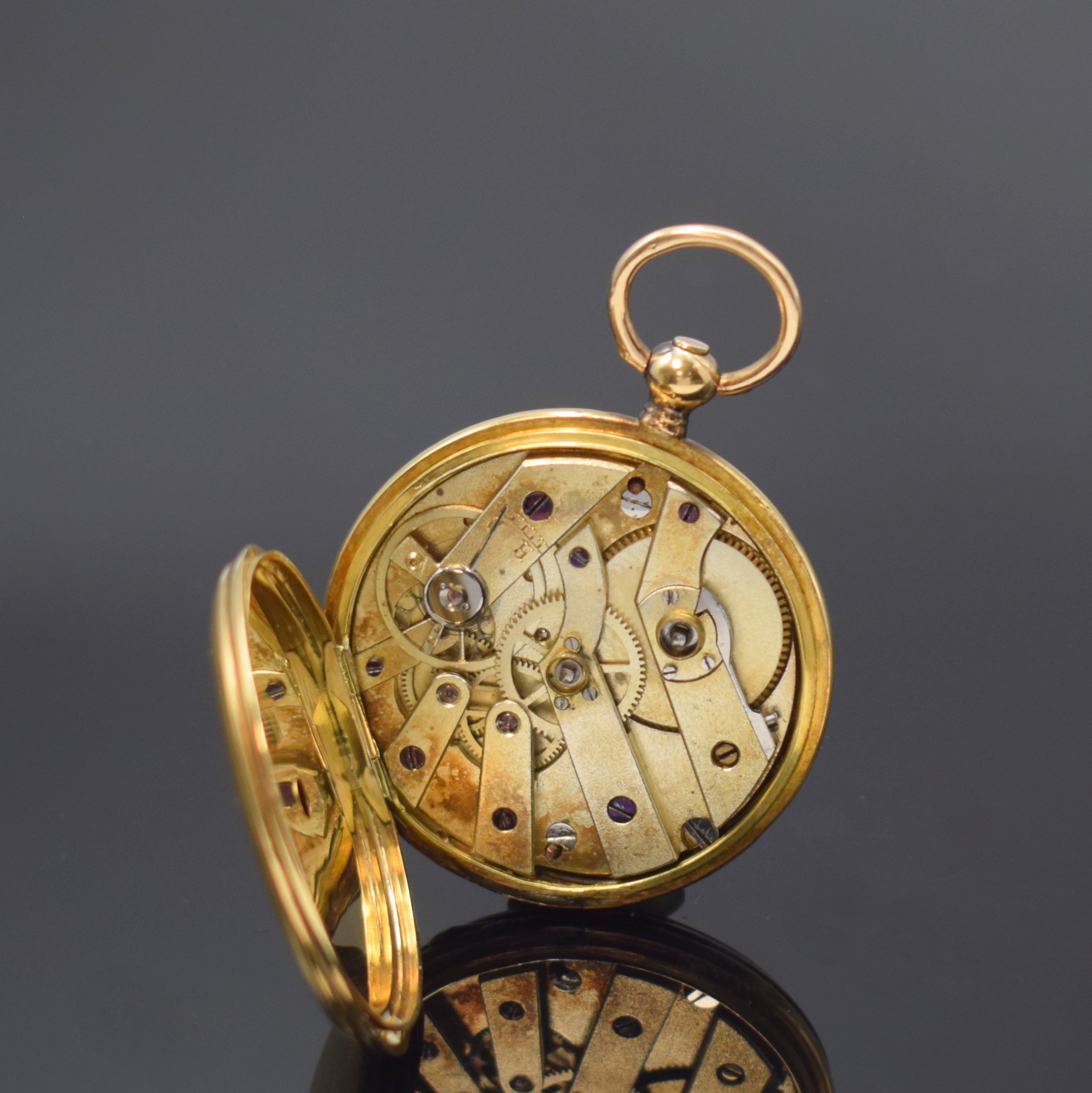 Detail g: Feine Genfer Savonette Zylinder- Damentaschenuhr in GG 750/000, Schweiz um 1850, guill. 3-Deckel Goldgeh. dell., z. T. guill. Goldcuvette, ...
