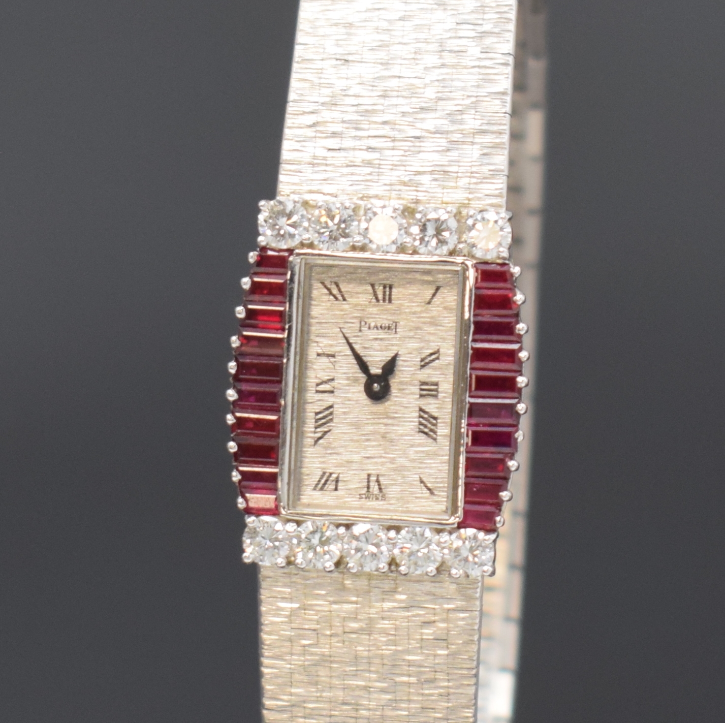 Detail a: PIAGET feine und seltene Damenarmbanduhr in WG 750/000 mit Diamanten und Rubinen Referenz 3876 A6, Schweiz 1970er Jahre, Handaufzug, 4-fach verschr. ...