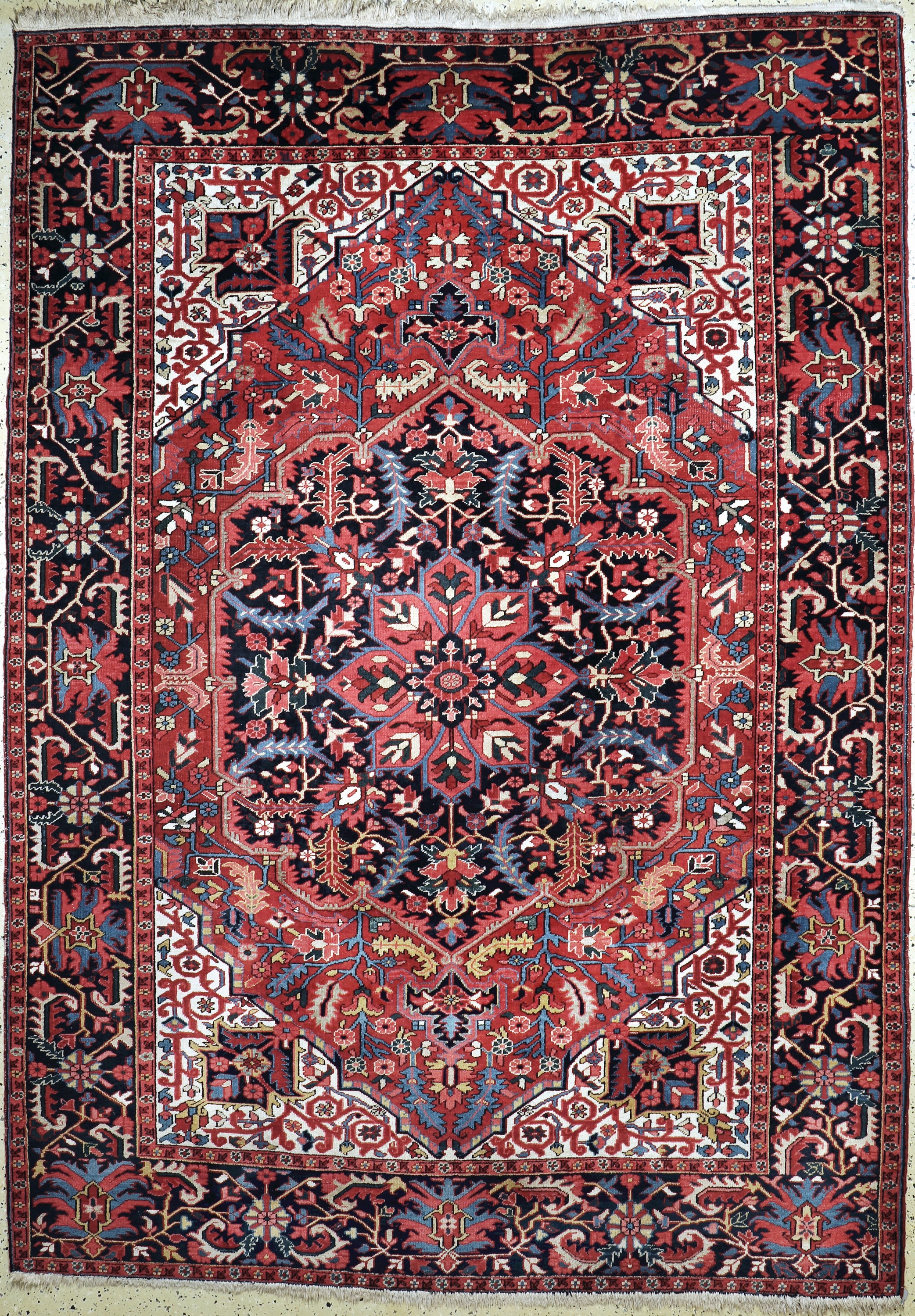 Heriz alt, Persien, Mitte 20.Jhd, Wolle aufBaumwolle, ca. 320 x 230 cm, EHZ: 2-3