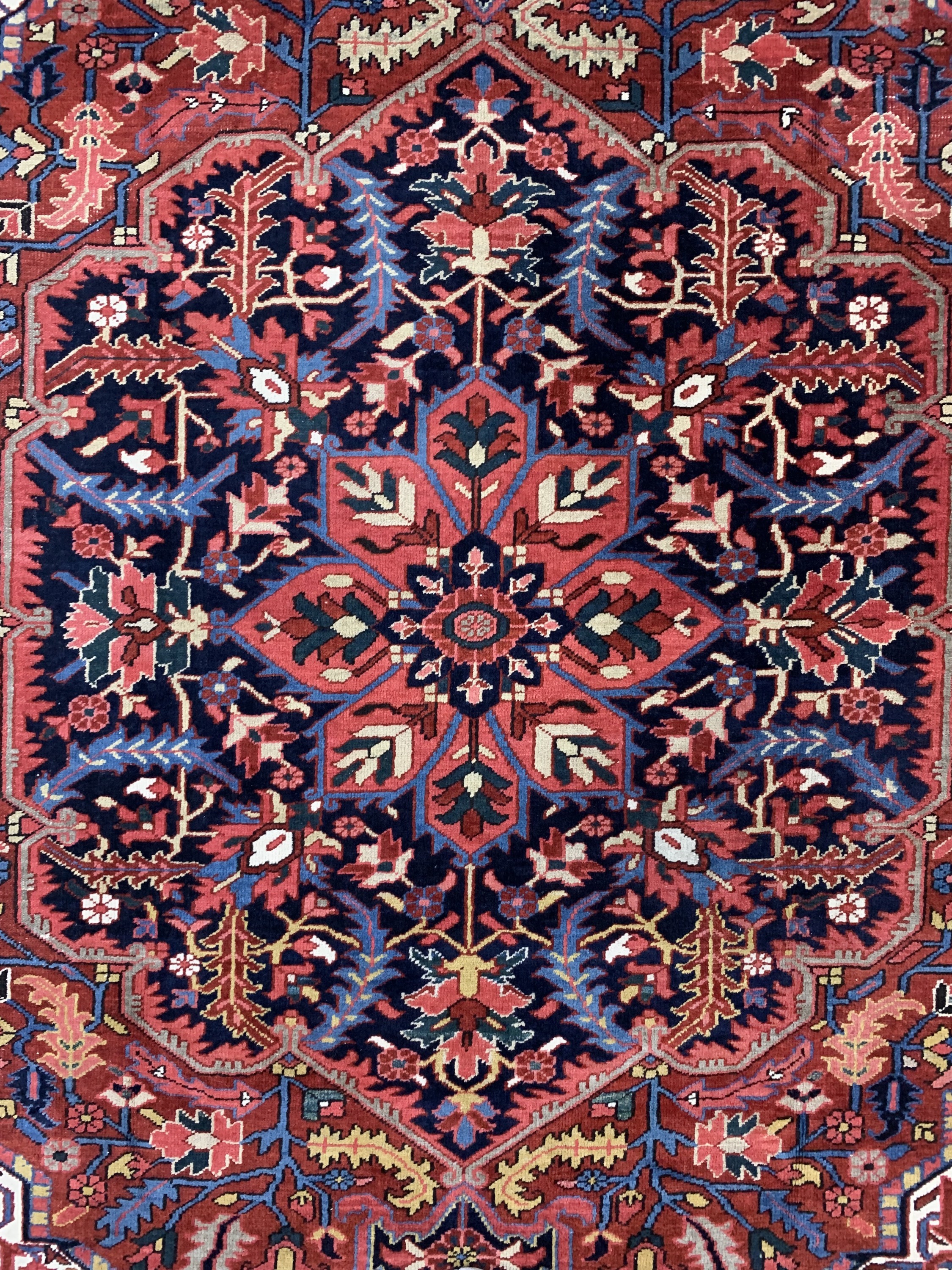 Detail c: Heriz alt, Persien, Mitte 20.Jhd, Wolle aufBaumwolle, ca. 320 x 230 cm, EHZ: 2-3