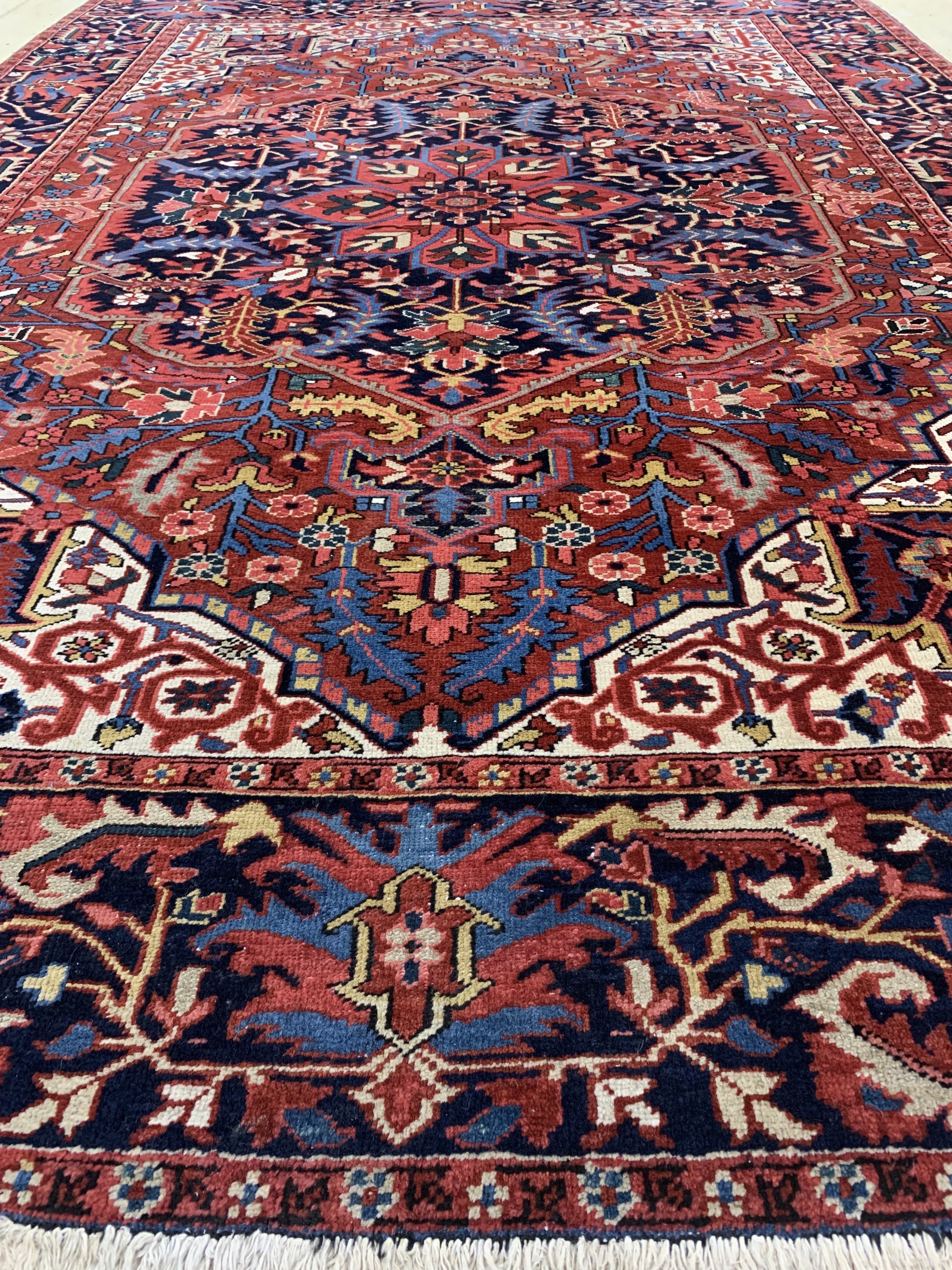 Detail f: Heriz alt, Persien, Mitte 20.Jhd, Wolle aufBaumwolle, ca. 320 x 230 cm, EHZ: 2-3