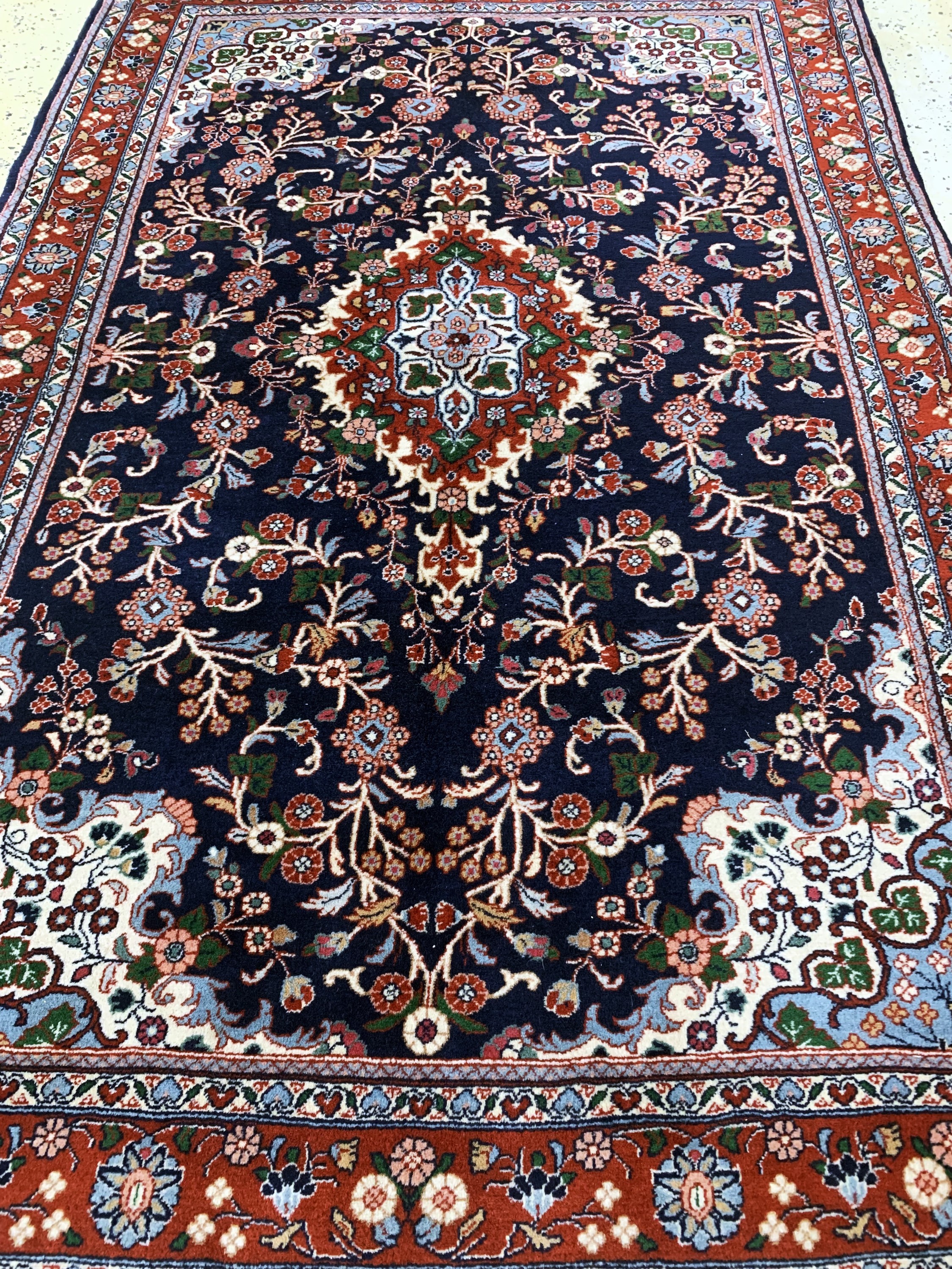 Detail d: Sarogh alt, Persien, Mitte 20.Jhd, Wolle auf Baumwolle, ca. 206 x 135 cm, EHZ: 2