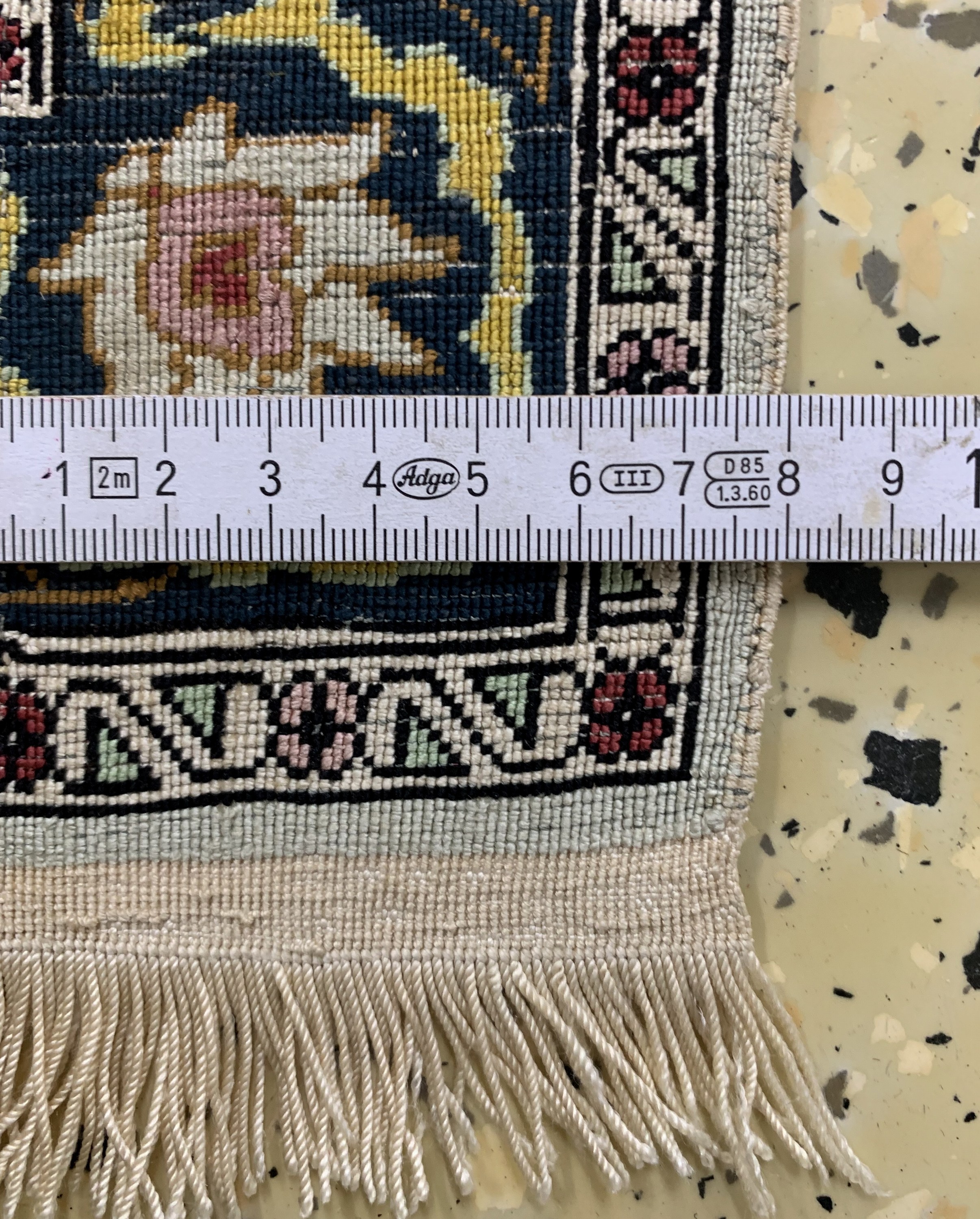 Detail c: Hereke Seide, Türkei, Mitte 20.Jhd, reine Naturseide, ca. 54 x 40 cm, EHZ: 2