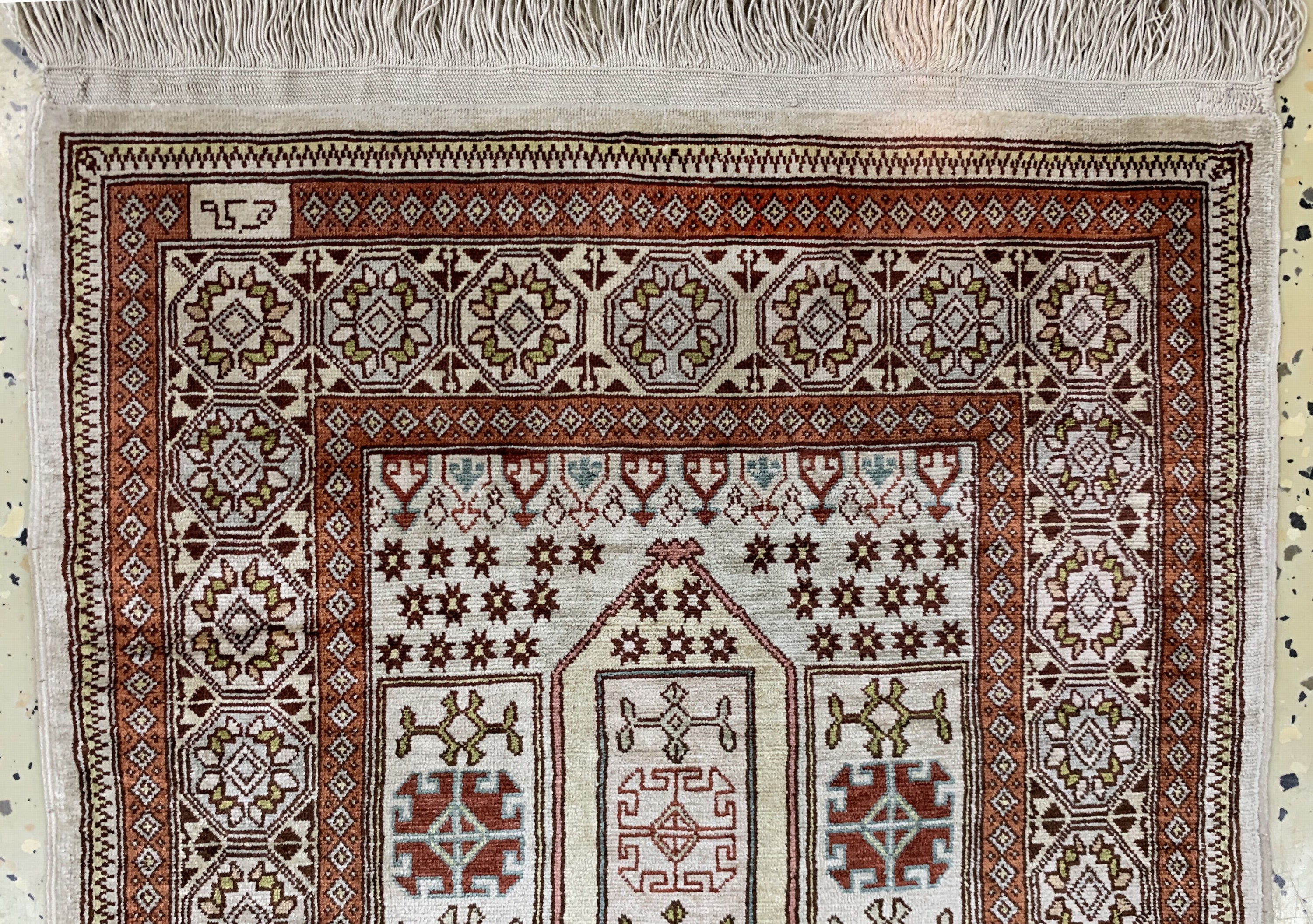 Detail a: Hereke Seide signiert, Türkei, Ende 20.Jhd,reine Naturseide, ca. 63 x 41 cm, EHZ: 1-2
