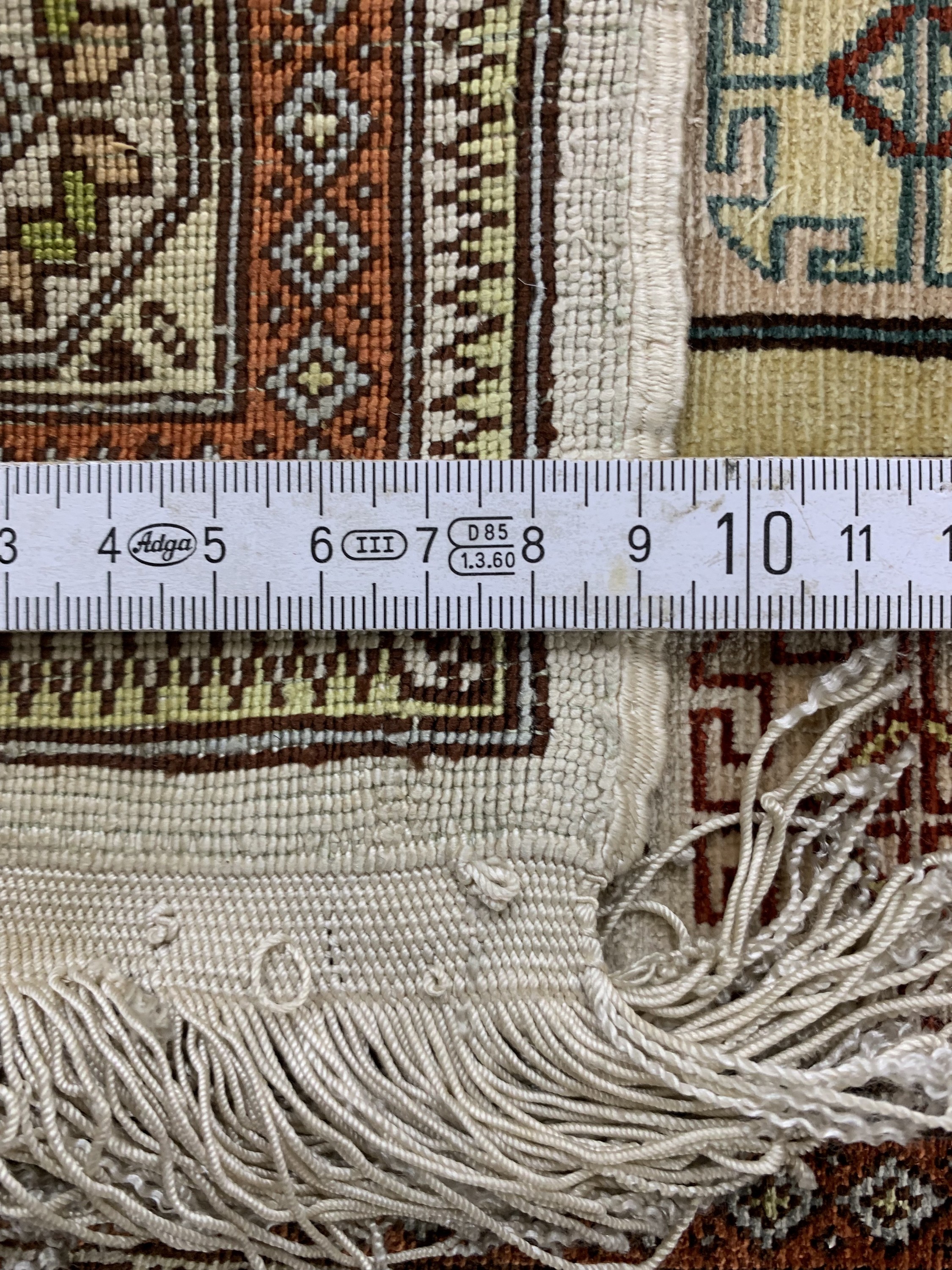 Detail c: Hereke Seide signiert, Türkei, Ende 20.Jhd,reine Naturseide, ca. 63 x 41 cm, EHZ: 1-2