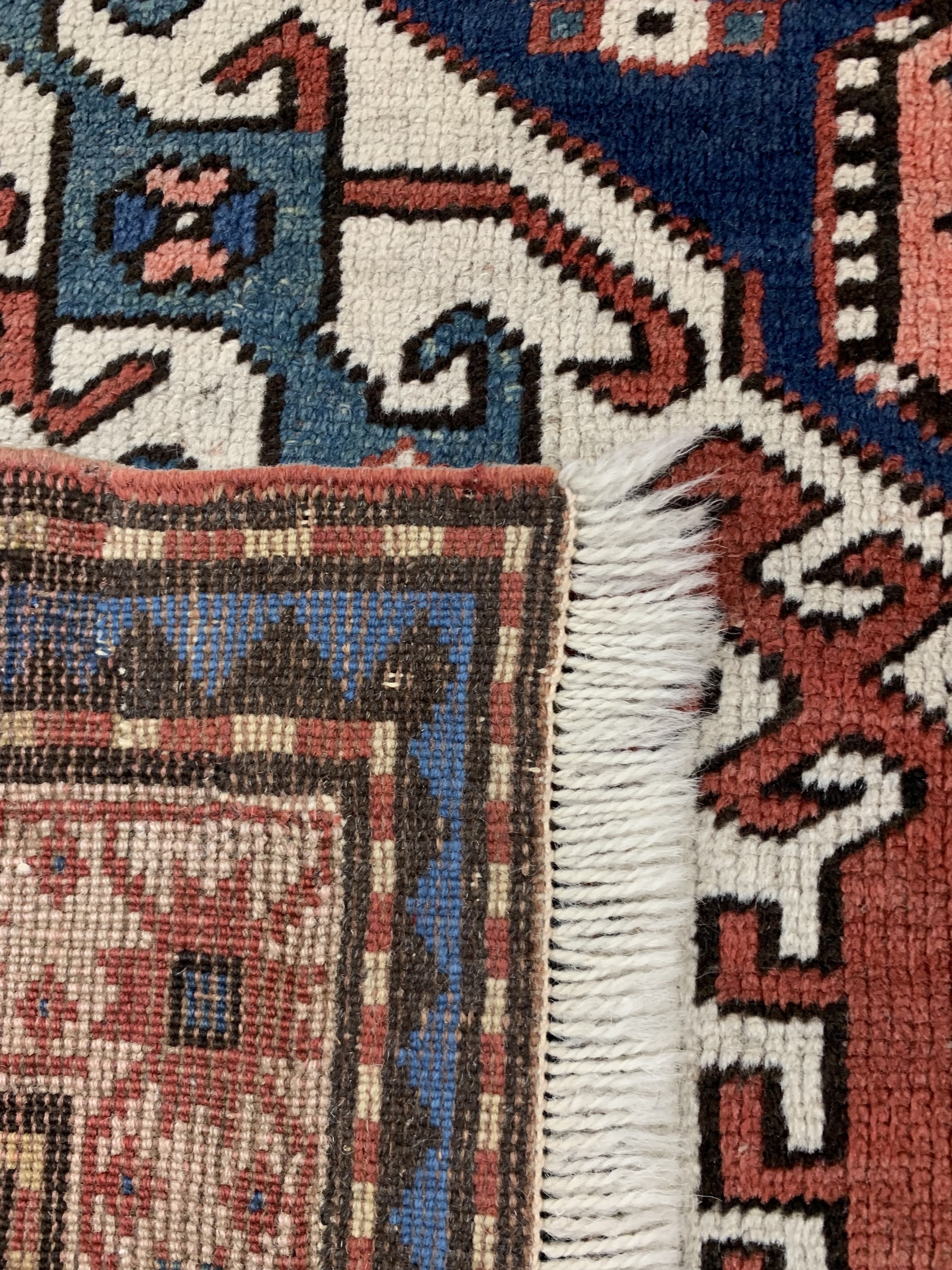 Detail e: Antiker Kazak"Kazim-Ushak", Kaukasus, um 1900, Wolle auf Wolle, ca. 260 x 143 cm, EHZ: 2-3, restauriert