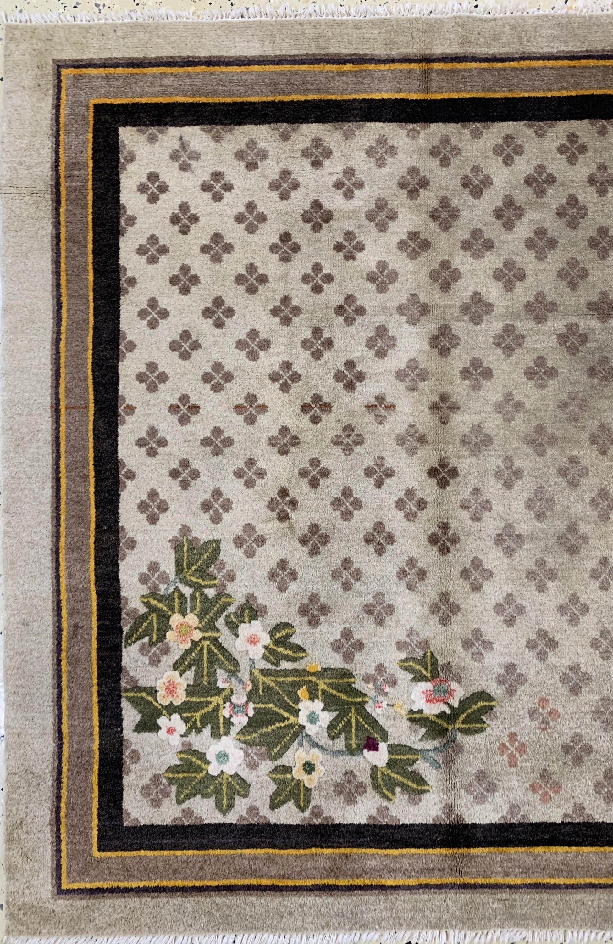 Detail b: Peking fein alt, China, Anfang 20.Jhd, Wolle auf Baumwolle, ca. 210 x 133 cm, EHZ: 2,(kleine Restaurierungen)