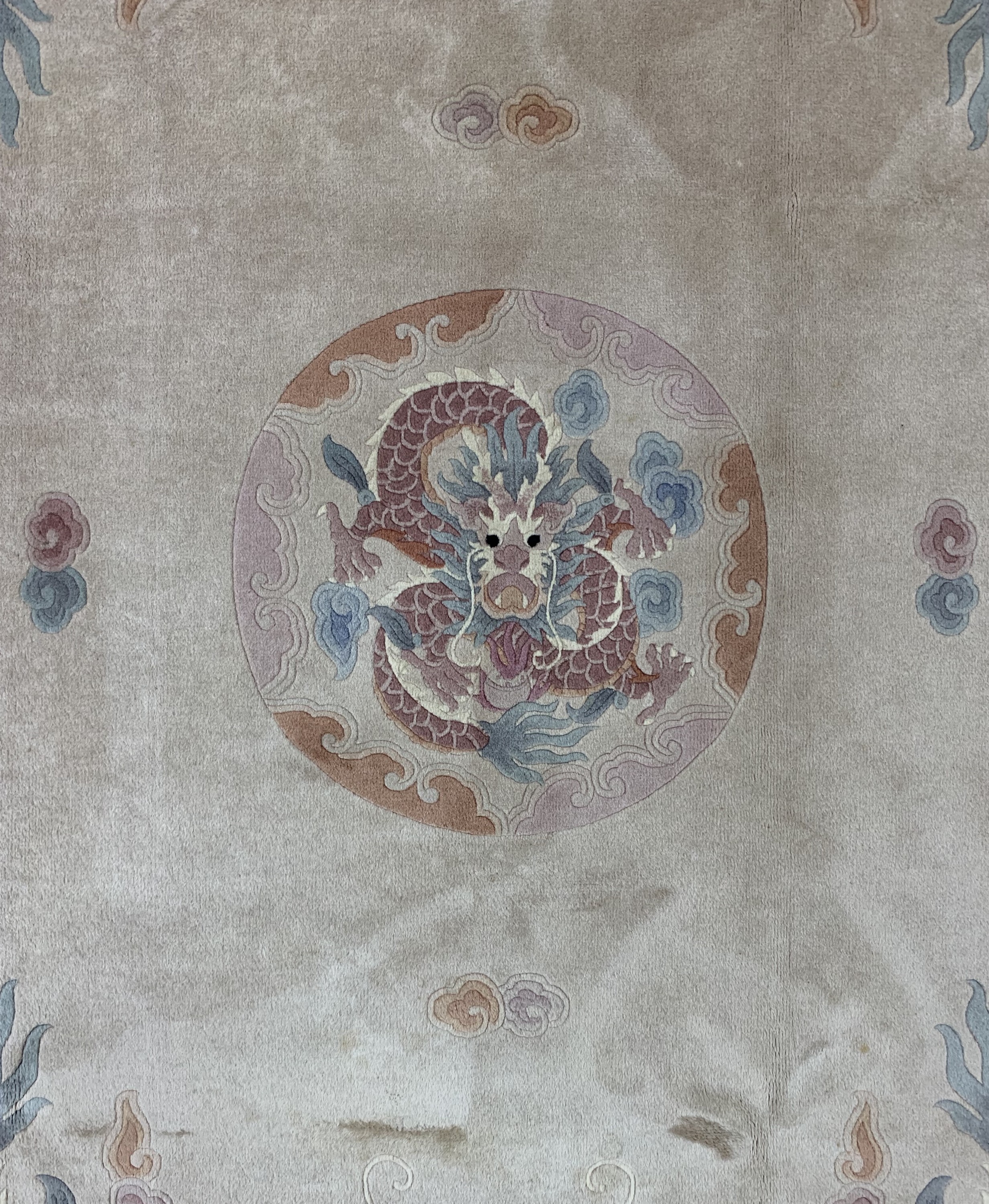 Detail c: Aubusson"Drachen-Teppich", China, Ende 20.Jhd, Wolle auf Baumwolle, ca. 295 x 200 cm,Reinigungsbedürftig, EHZ: 2