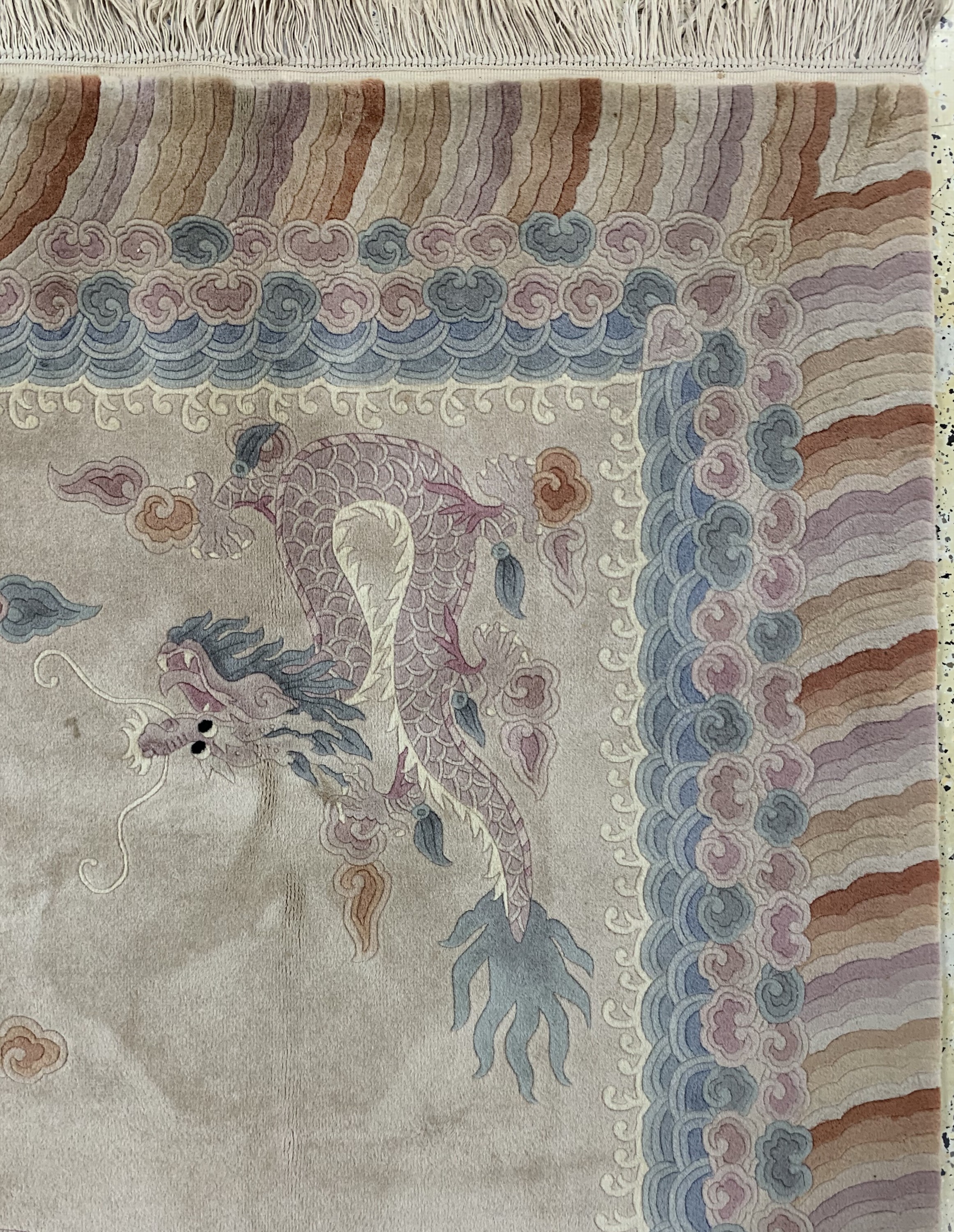 Detail e: Aubusson"Drachen-Teppich", China, Ende 20.Jhd, Wolle auf Baumwolle, ca. 295 x 200 cm,Reinigungsbedürftig, EHZ: 2