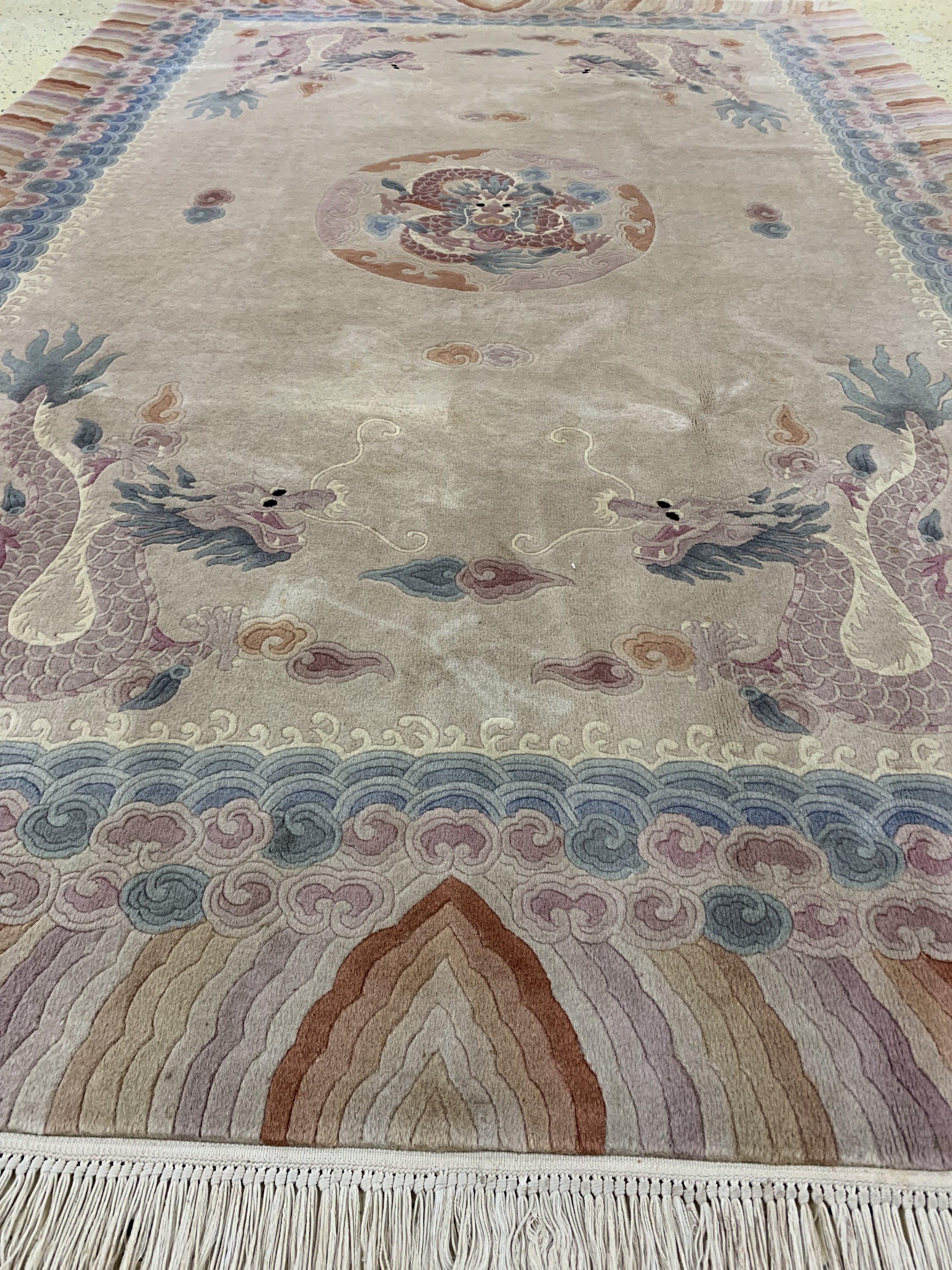 Detail f: Aubusson"Drachen-Teppich", China, Ende 20.Jhd, Wolle auf Baumwolle, ca. 295 x 200 cm,Reinigungsbedürftig, EHZ: 2