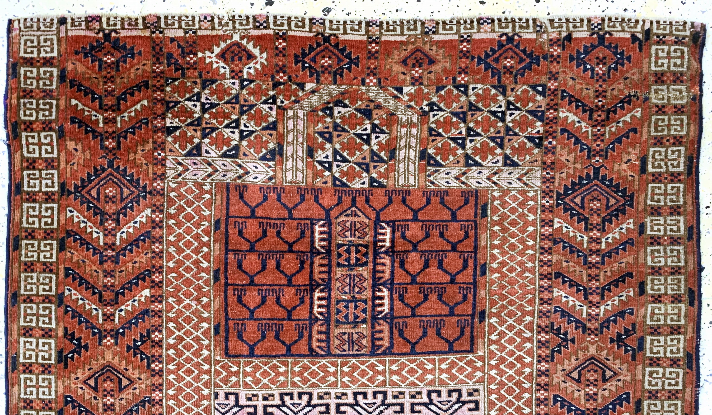 Detail a: Tekke Engsi antik, Turkmenistan, 19.Jhd, Wolle auf Wolle, ca. 150 x 120 cm, EHZ: 2, (restauriert)