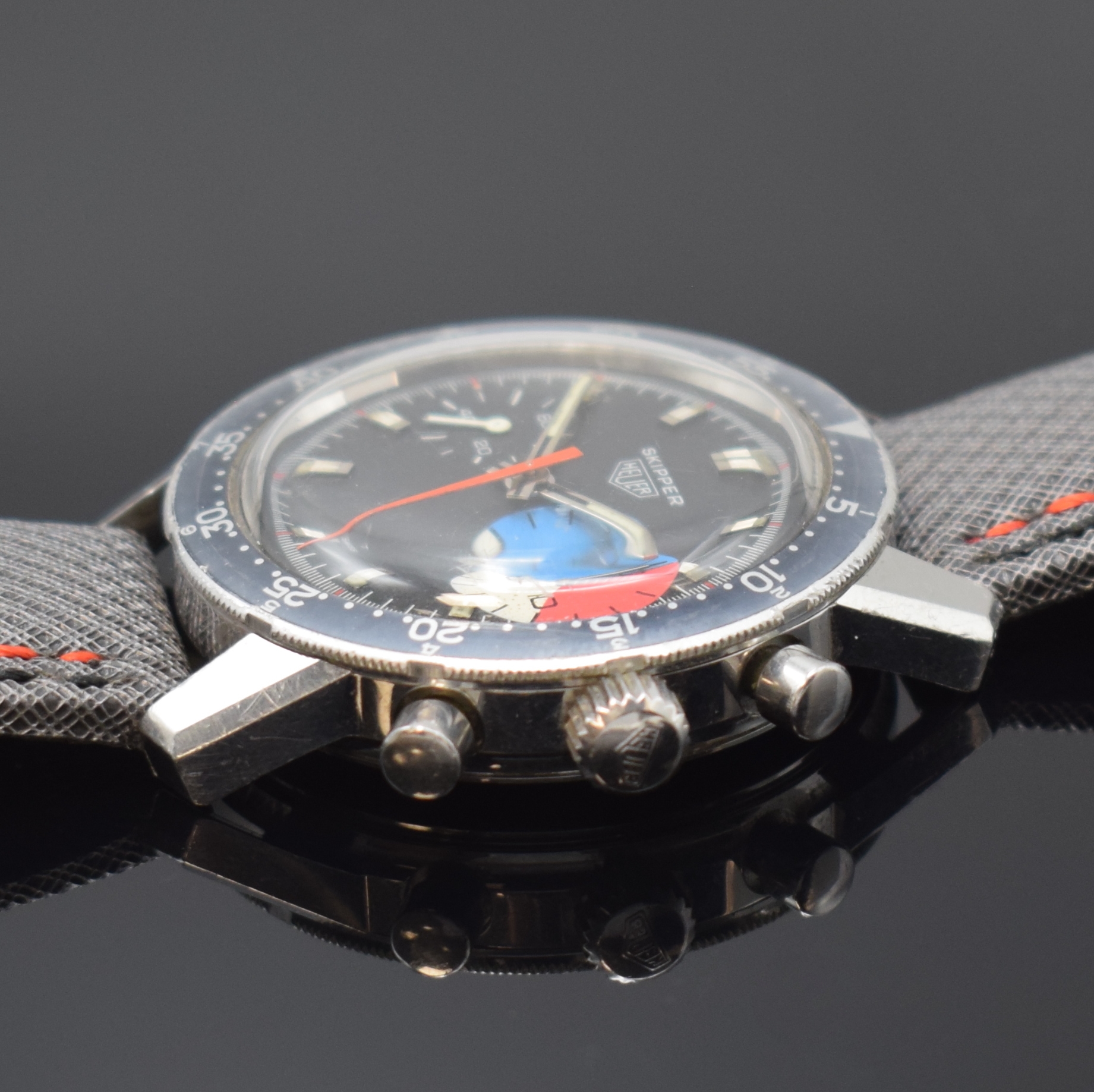Detail b: HEUER Skipper sehr seltener vintage Armbandchronograph in Stahl Referenz 7763, Schweiz um 1968, Handaufzug, Autavia Compressor-Gehäuse, Boden ...
