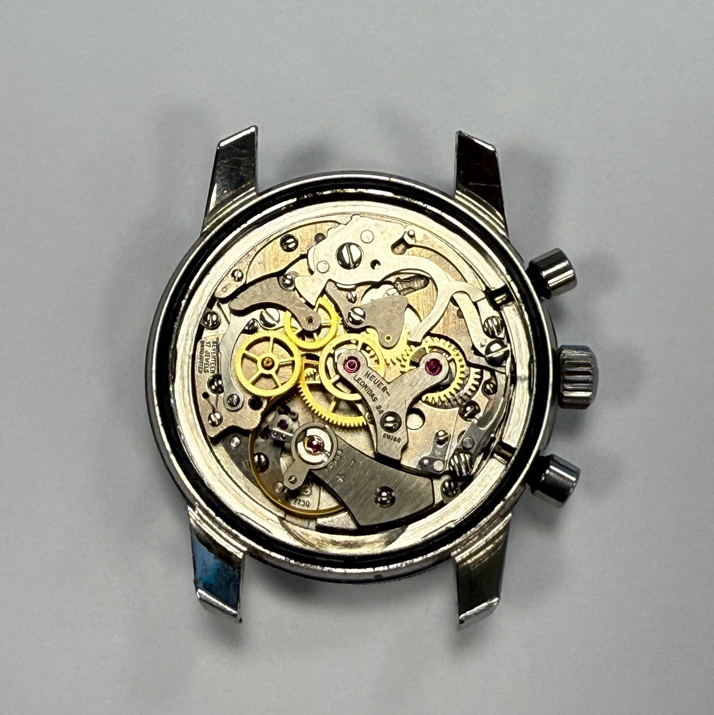 Detail e: HEUER Skipper sehr seltener vintage Armbandchronograph in Stahl Referenz 7763, Schweiz um 1968, Handaufzug, Autavia Compressor-Gehäuse, Boden ...