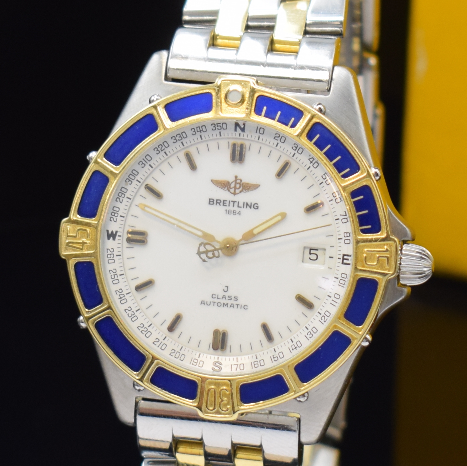 Detail a: BREITLING J-Class Herrenarmbanduhr in Stahl/Gold Referenz 80250, Schweiz um 1995, Automatik, Boden und Krone verschr., Pilotband m. Faltschl., ...