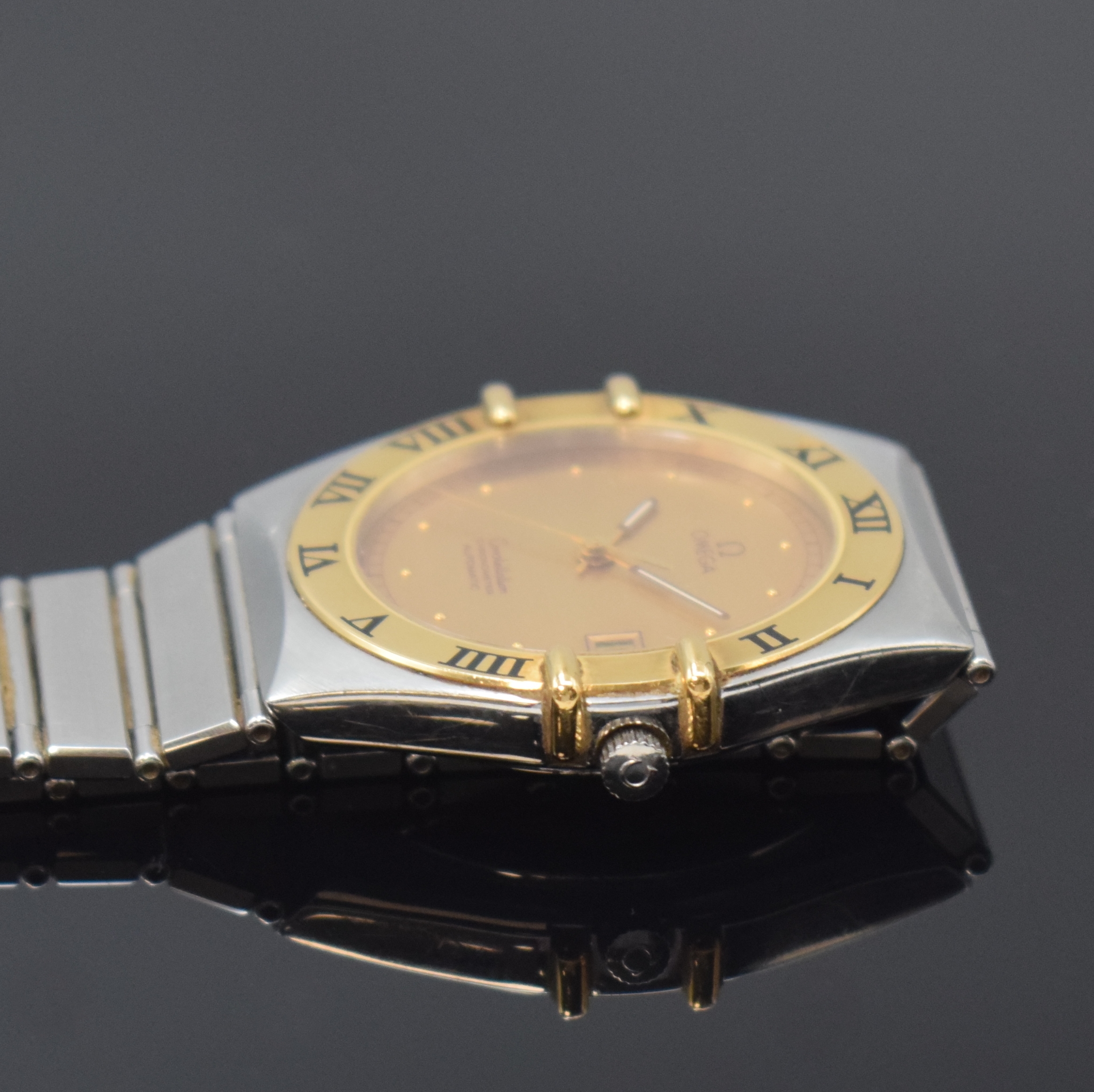 Detail c: OMEGA Constellation Chronometer Herrenarmbanduhr in Stahl/Gold Referenz 368.1075.1, Schweiz um 1985, Automatik, beids. vergl. Stahlgeh., Goldlünette ...