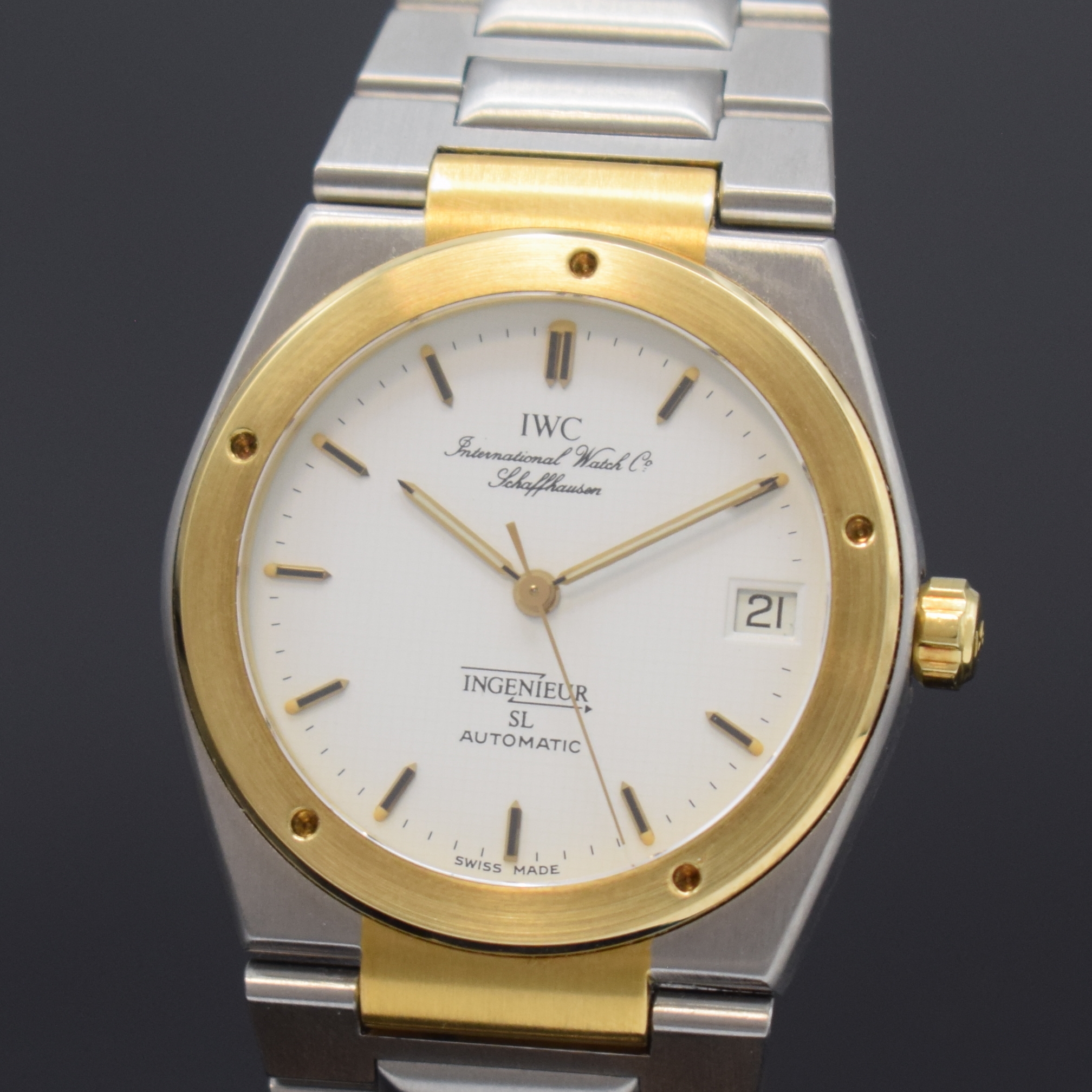 Detail a: IWC Herrenarmbanduhr Ingenieur SL in Stahl/Gold am Stahlband Referenz 3506.1, Schweiz um 1990, Automatik, satin. Geh., Boden und Krone verschr., ...