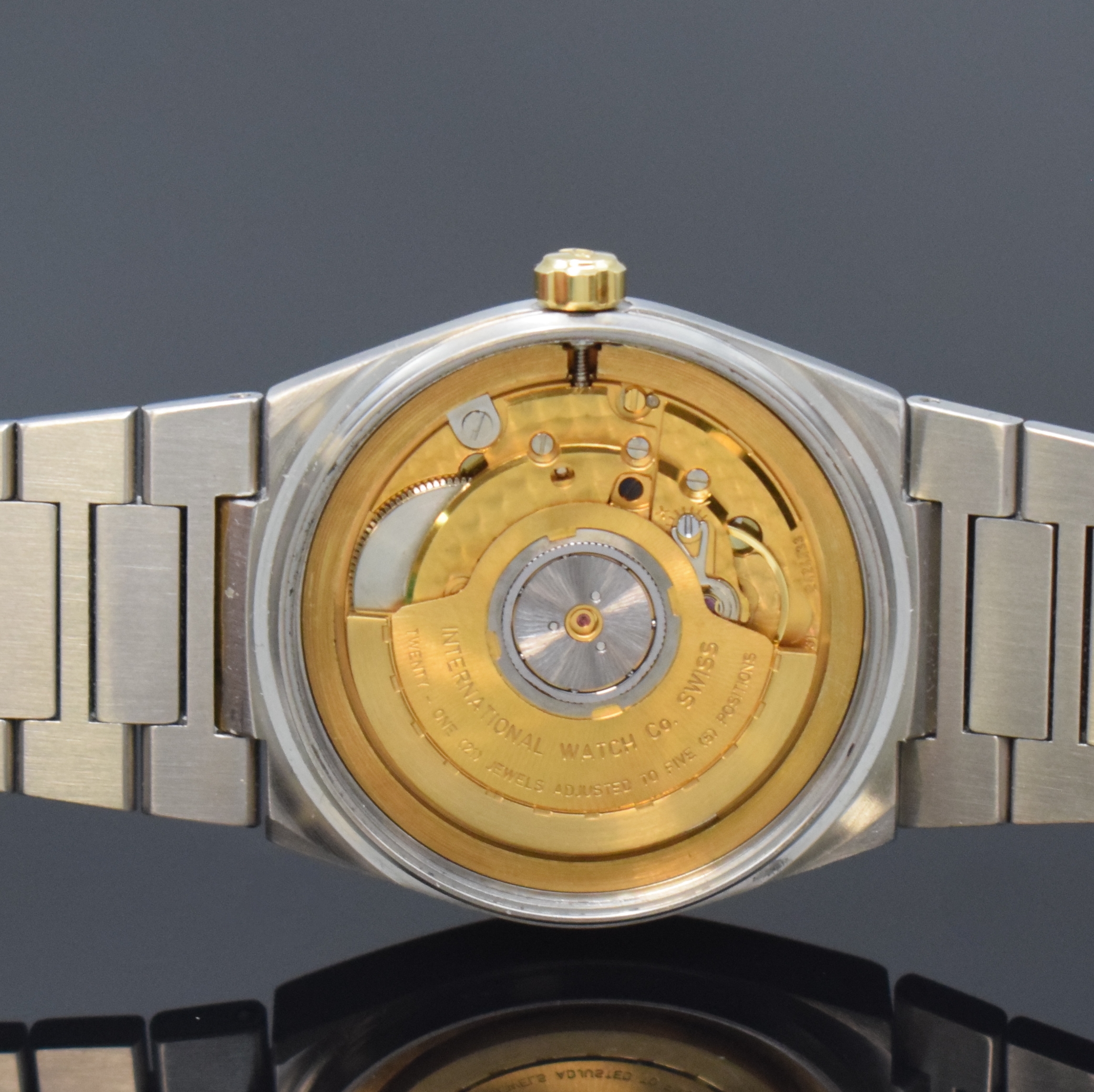 Detail e: IWC Herrenarmbanduhr Ingenieur SL in Stahl/Gold am Stahlband Referenz 3506.1, Schweiz um 1990, Automatik, satin. Geh., Boden und Krone verschr., ...