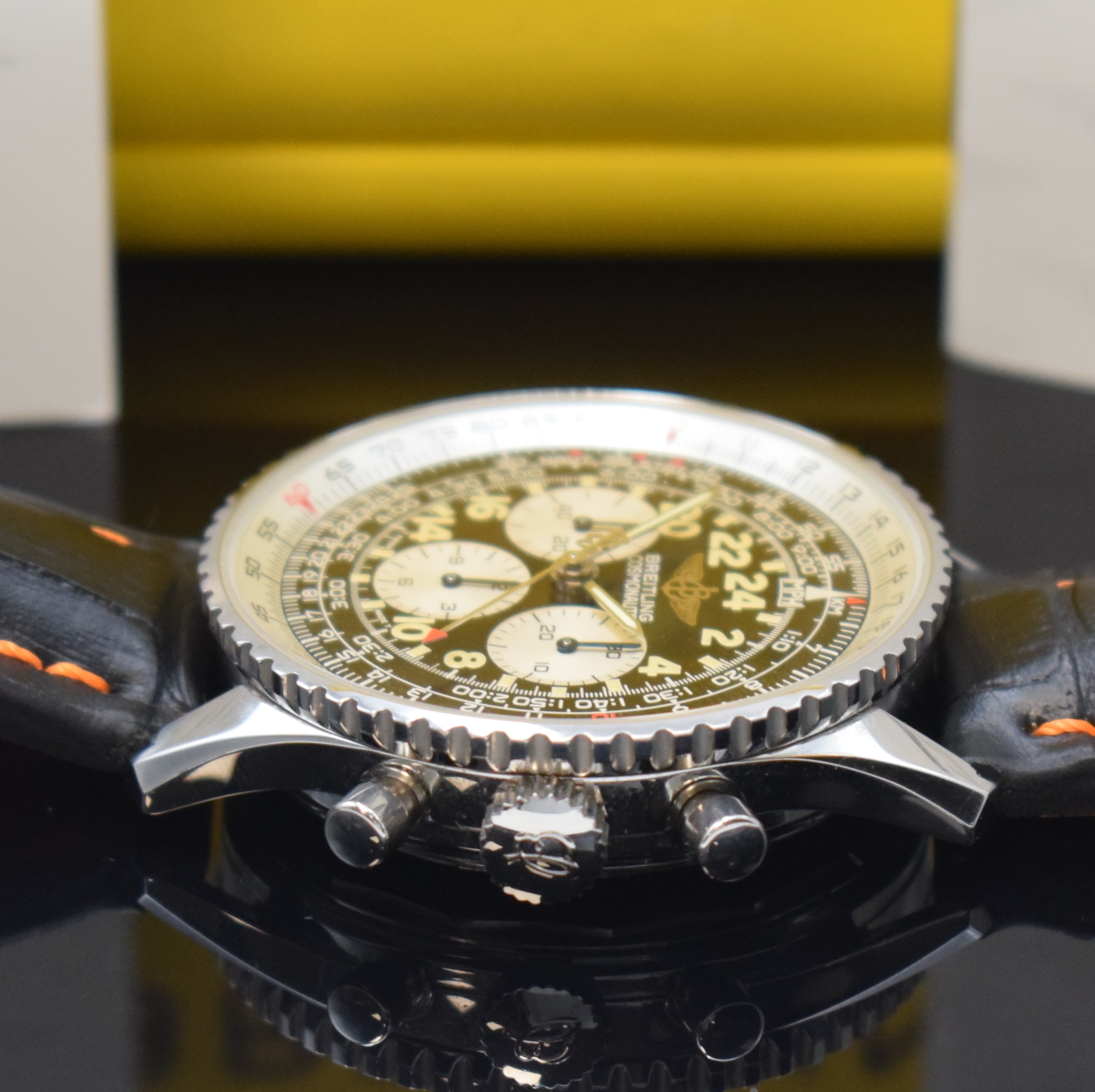 Detail b: BREITLING Navitimer Cosmonaute Herrenchronograph Referenz D12022, Schweiz um 1995, Handaufzug, Edelstahlgeh., beids. drehb. Rechenschieber-Lünette, ...