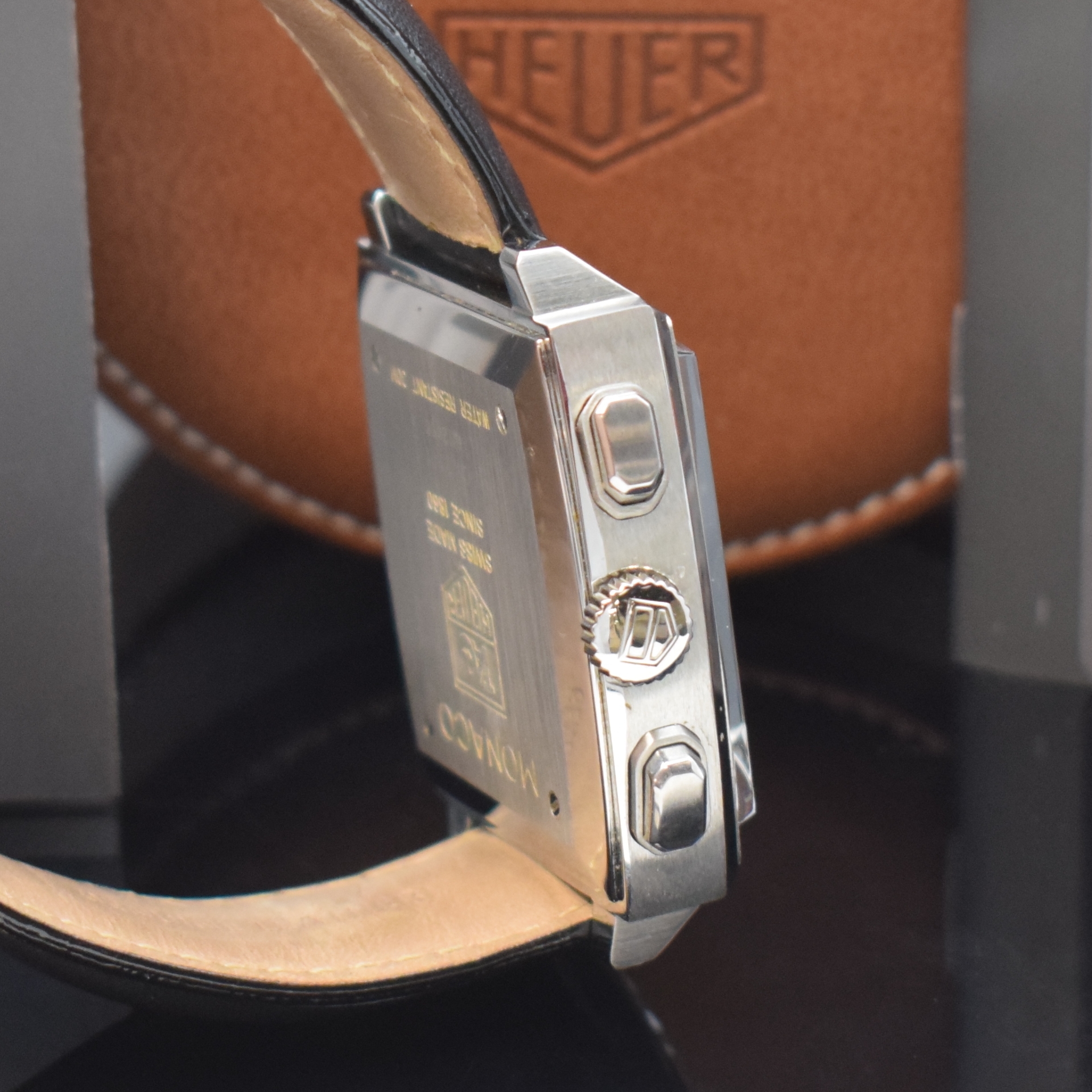 Detail c: TAG HEUER Armbandchronograph Monaco in Stahl Referenz CW2111, Automatik, Schweiz um 2005, Boden 4-fach verschr., orig. Lederband m. orig. Faltschl., ...