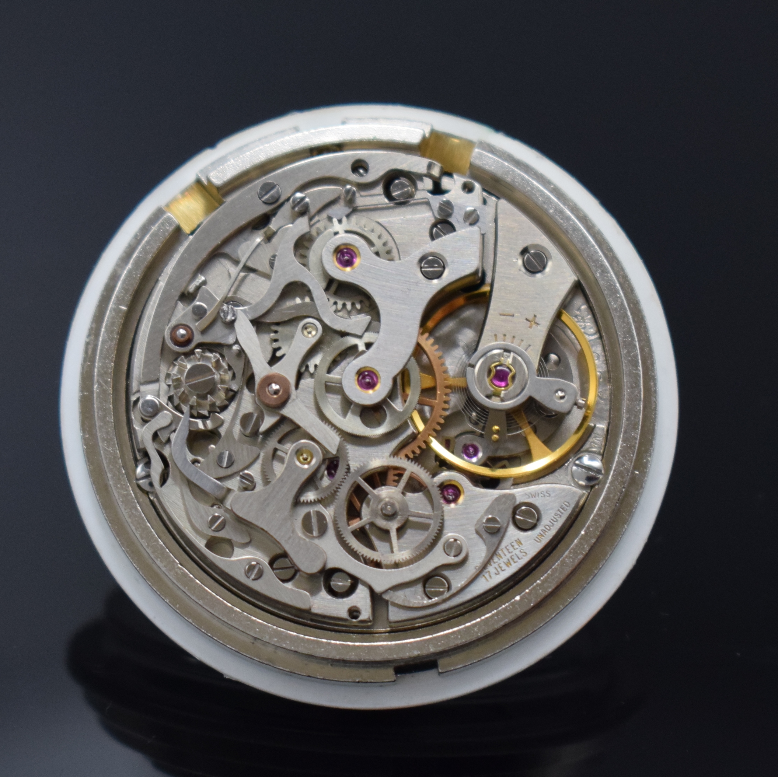 Detail f: HEUER 3H Flieger-Schaltradchronograph, Schweiz um 1970, Handaufzug, mattiertes Geh. 4-fach verschr., Boden m. Versorgungsnummer 6645-12-146-3774, ...
