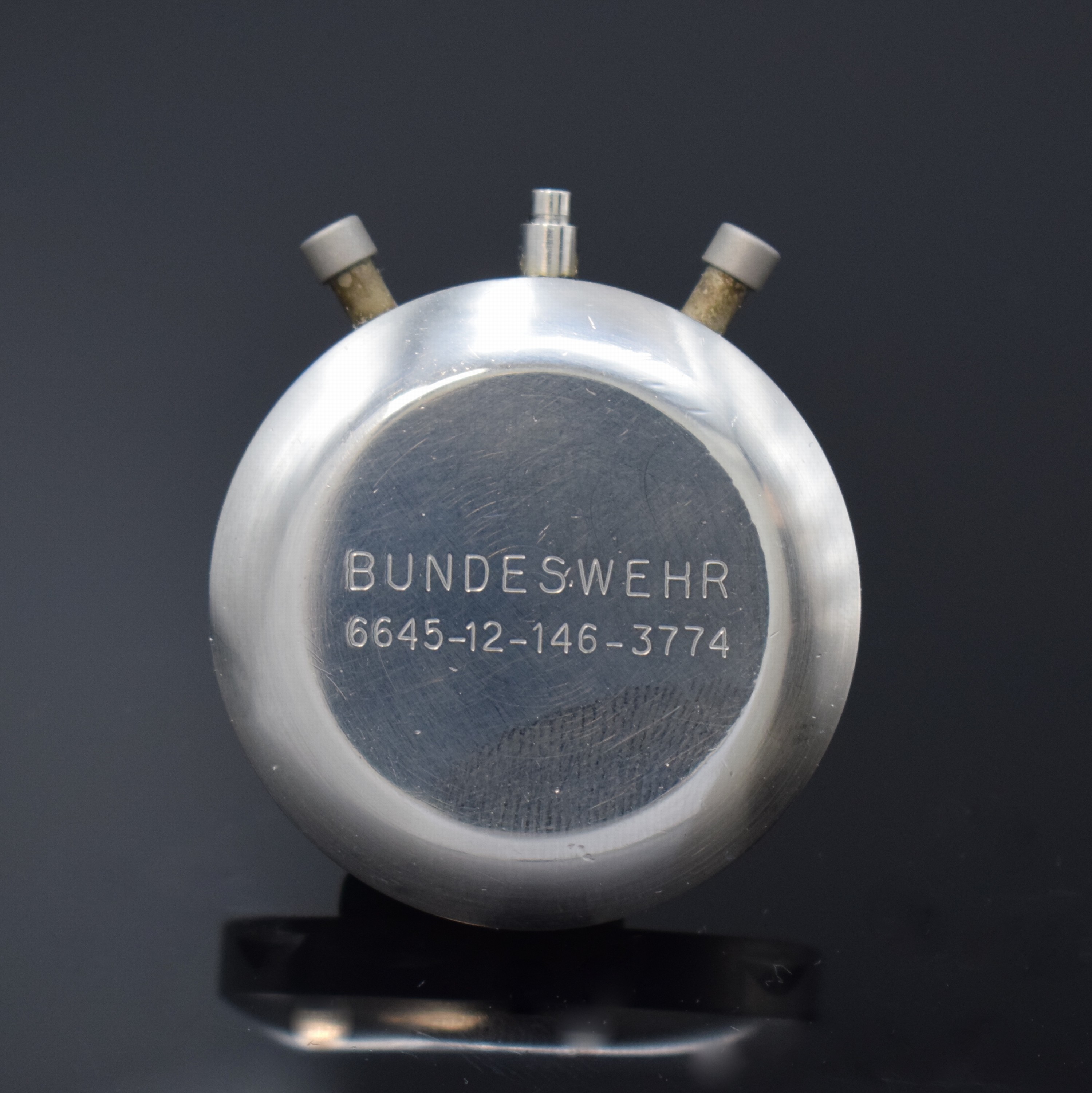 Detail g: HEUER 3H Flieger-Schaltradchronograph, Schweiz um 1970, Handaufzug, mattiertes Geh. 4-fach verschr., Boden m. Versorgungsnummer 6645-12-146-3774, ...