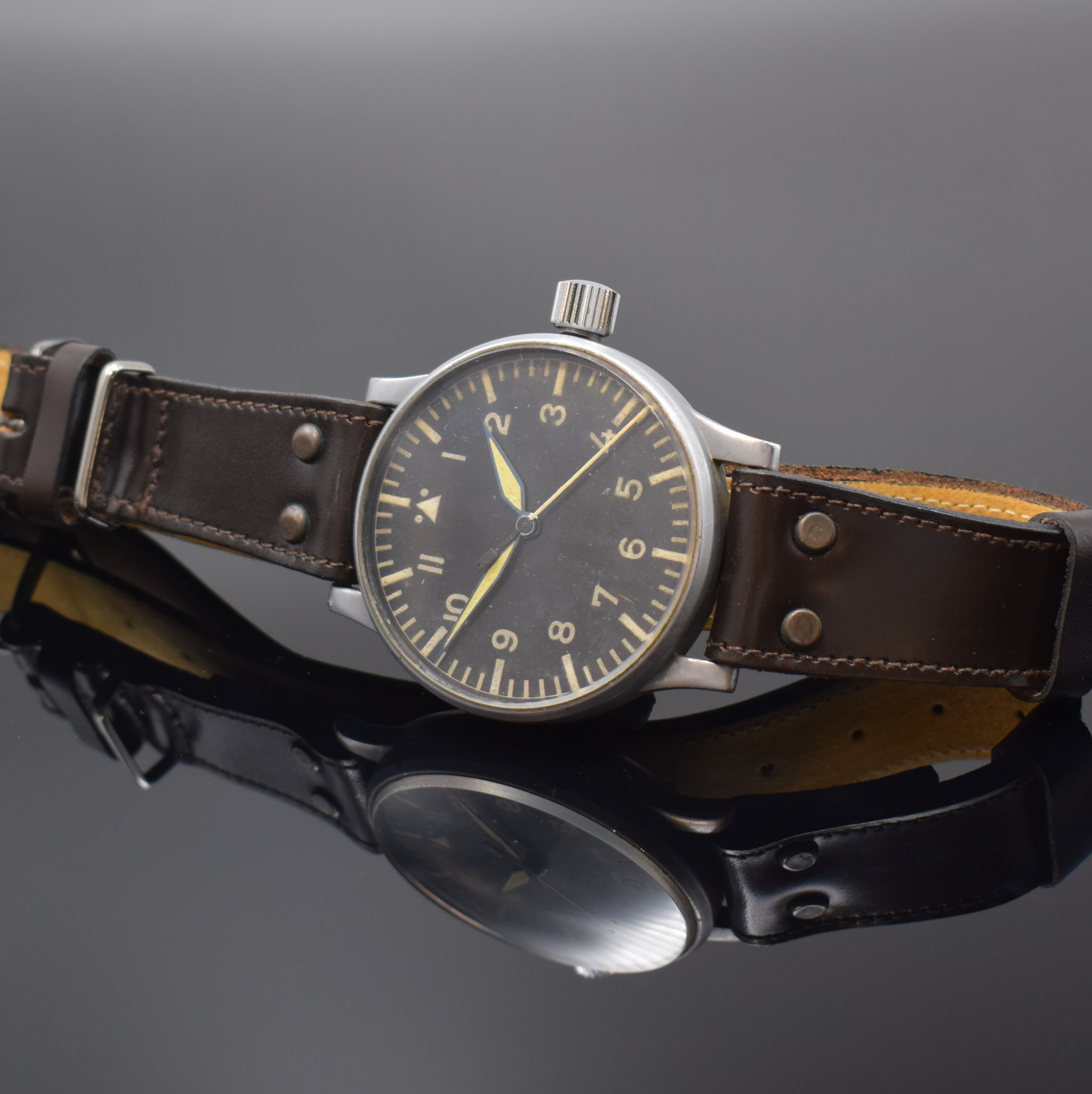 THOMMEN / WEMPE Chronometer-Werke Hamburg Flieger B-Uhr FL 23883, Deutschland/Schweiz um 1940, grau lackiertes Metallgeh., Bauart: Thommen, ...