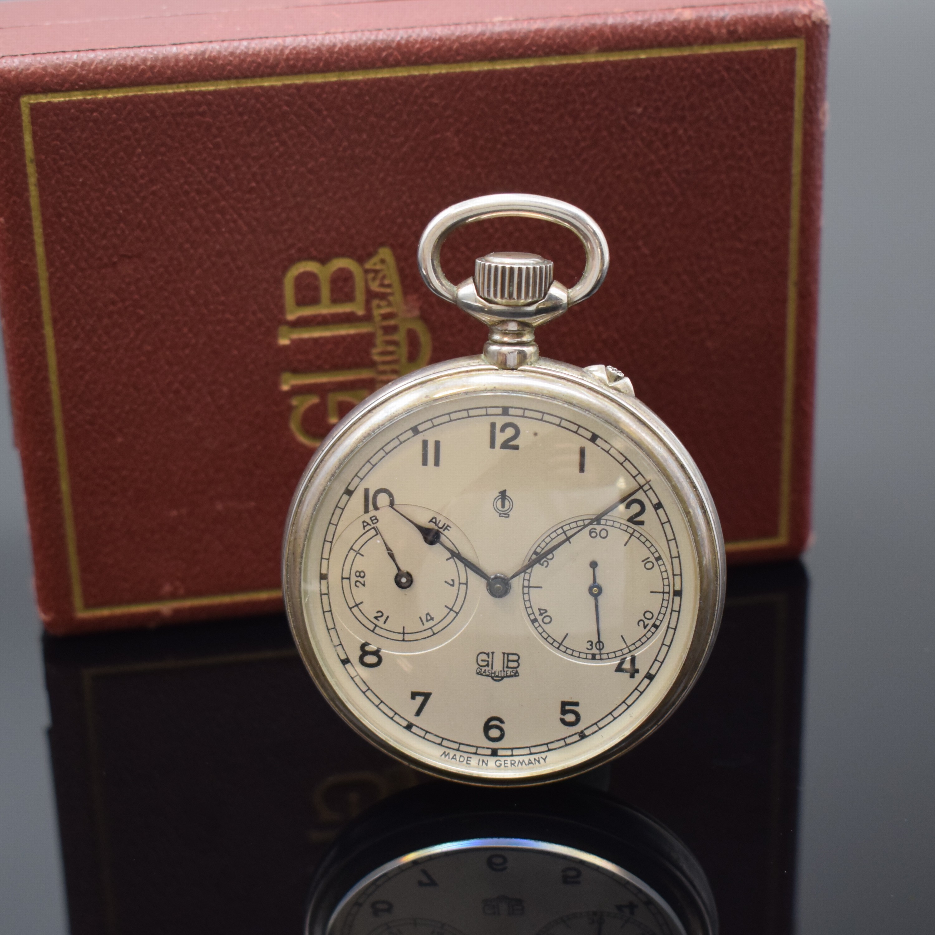 GUB GLASHÜTTE/SA Beobachtungstaschenuhr in 900er Silber mit Auf- und Ab-Anzeige, Deutschland, Werk um 1945, Werk- und Geh.-Nr. 208248, vers. ...