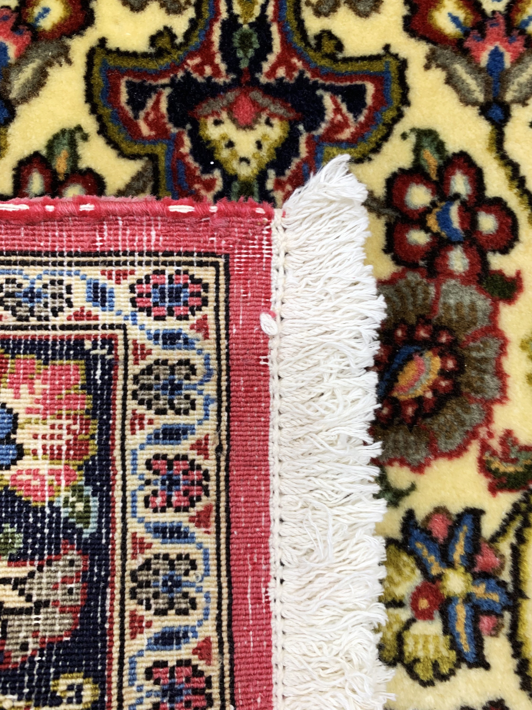 Detail f: Ghom Kork, Persien, Ende 20.Jhd, Korkwolle,ca. 300 x 80 cm, gereinigt, EHZ: 2, (Mottenfraß am Rand)