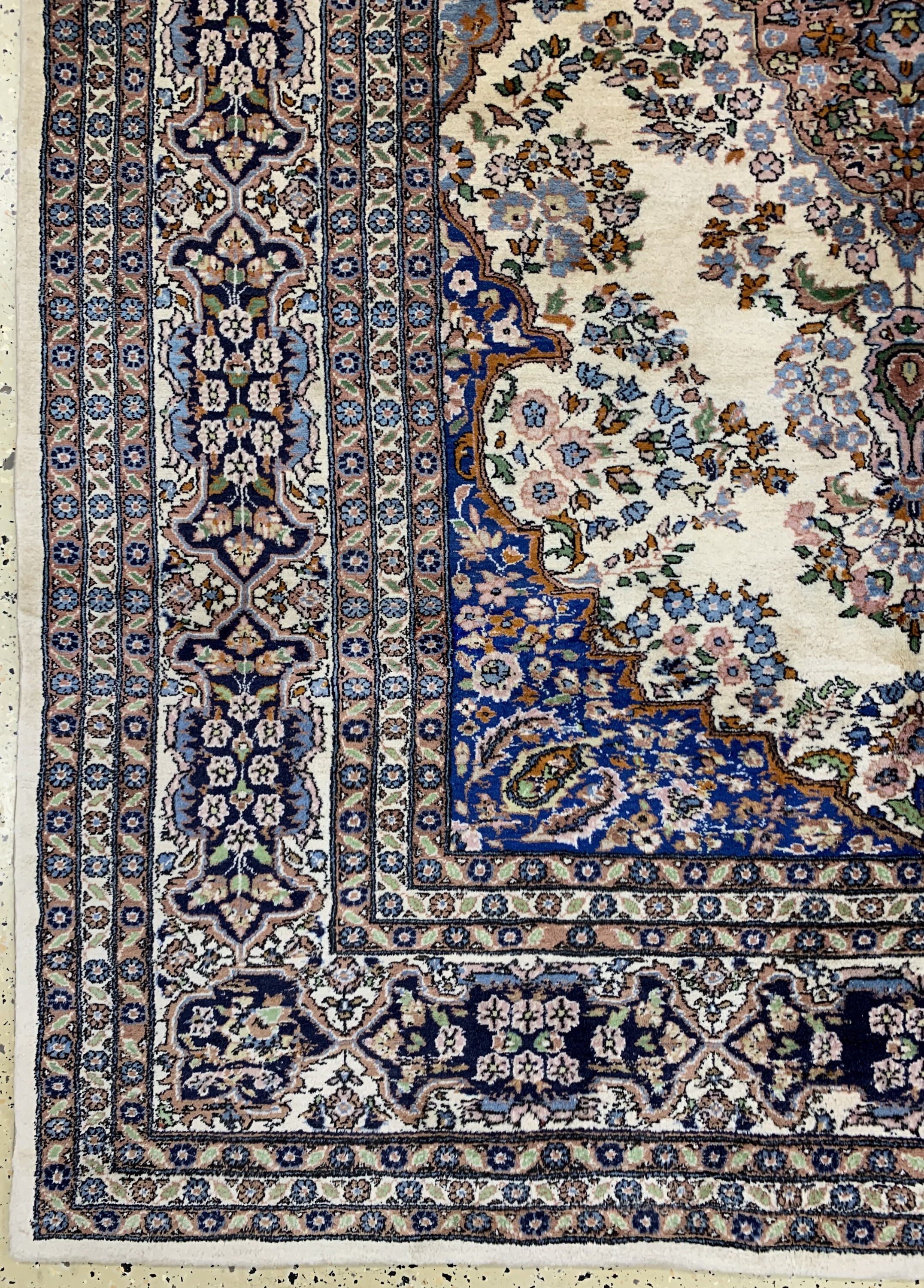 Detail b: Lahor Kork fein, Pakistan, Mitte 20.Jhd, Korkwolle, ca. 265 x 183 cm, gereinigt, EHZ: 2