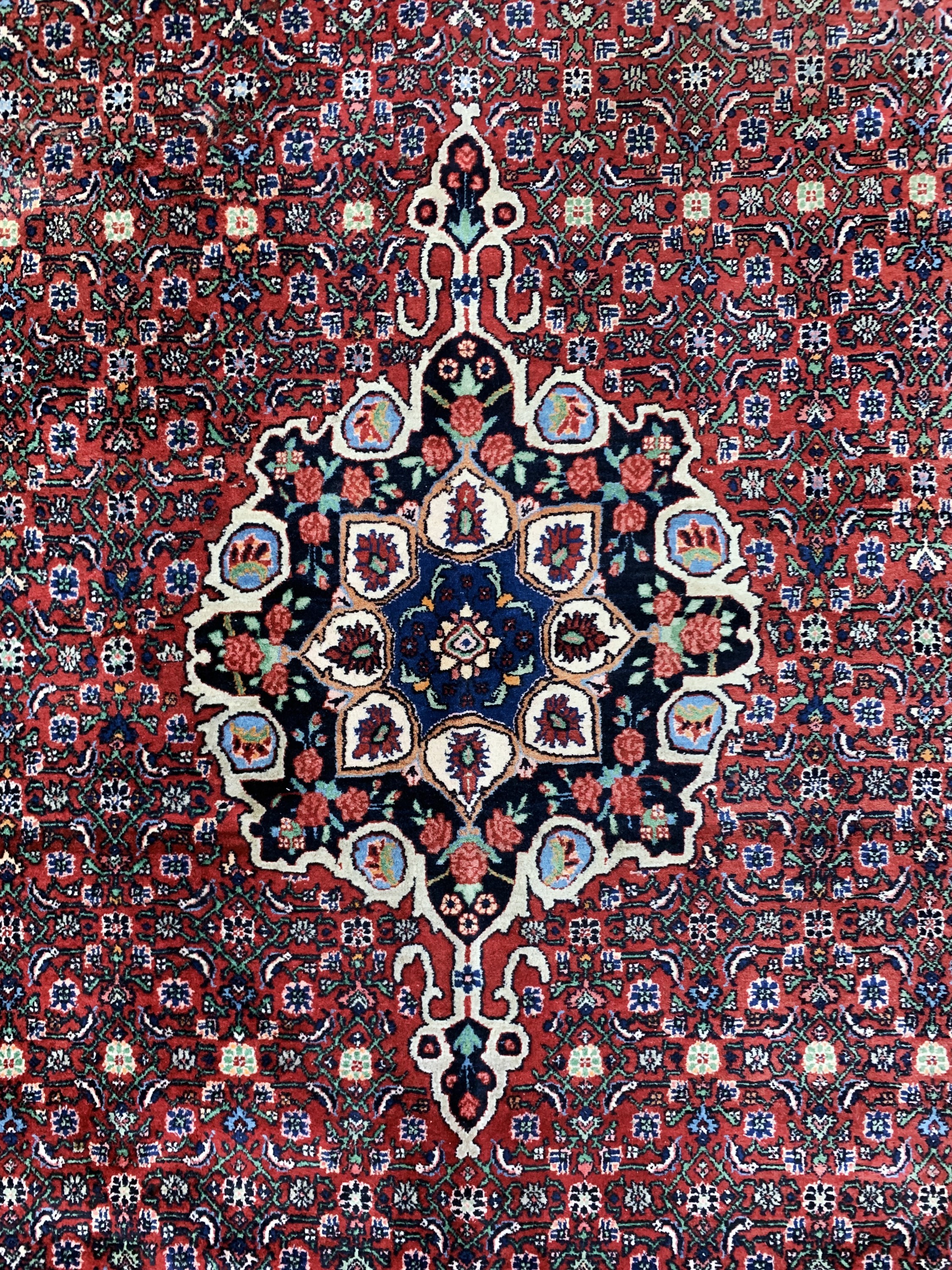 Detail c: Bidjar alt, Persien, Mitte 20.Jhd, Wolle auf Baumwolle, ca. 370 x 270 cm, verblasst, EHZ: 2