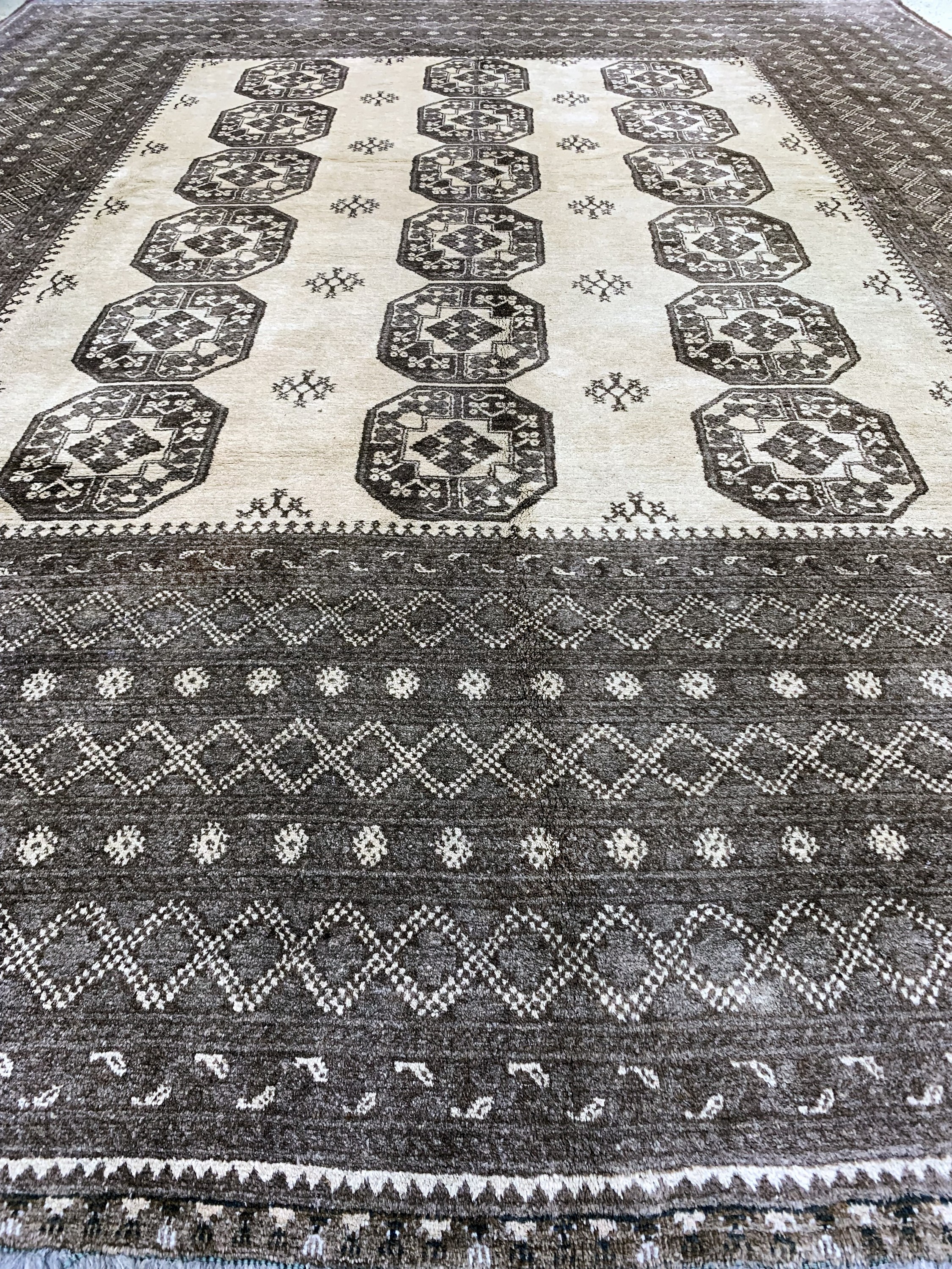 Detail g: Ersari alt, Afghanistan, Mitte 20.Jhd, Wolle auf Wolle, ca. 408 x 308 cm, gereinigt, EHZ: 1-2, (kleiner restaurierung)