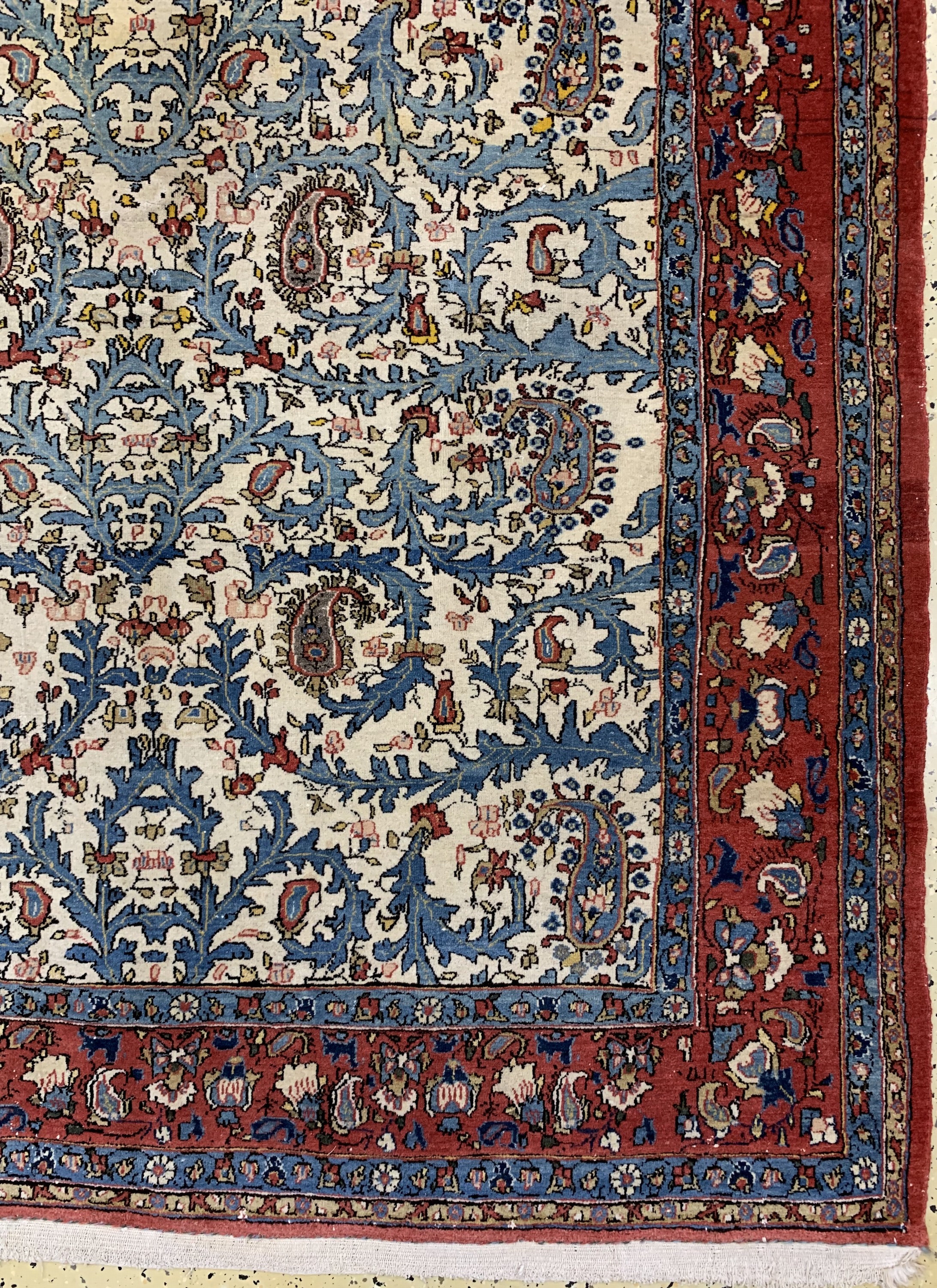 Detail a: Ghom alt, Persien, Mitte 20.Jhd, Wolle auf Baumwolle, ca. 326 x 240 cm, EHZ: 3, (fleckig)