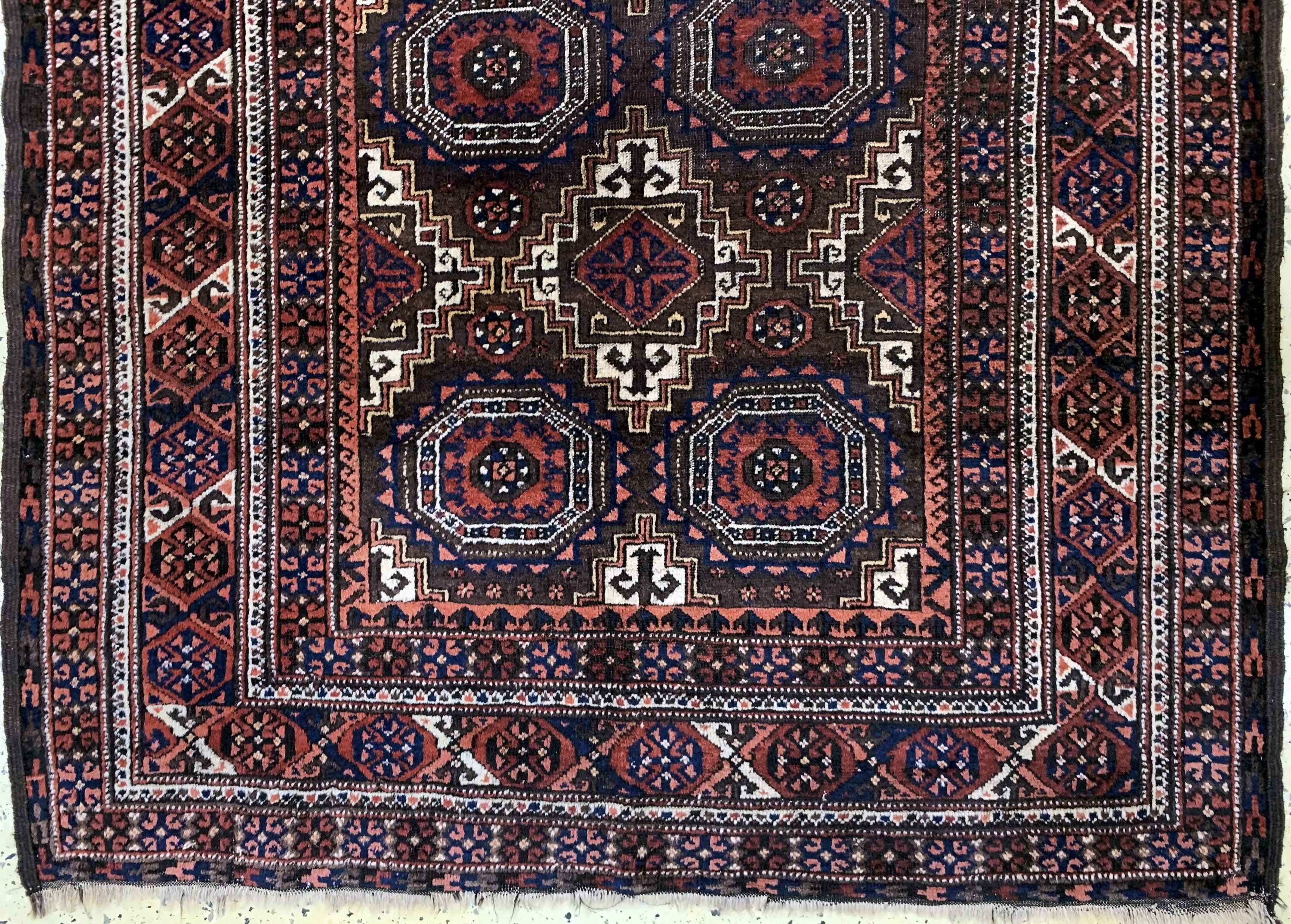 Detail b: Belutsch antik, Persien, um 1900, Wolle aufWolle, ca. 220 x 135 cm, EHZ: 3