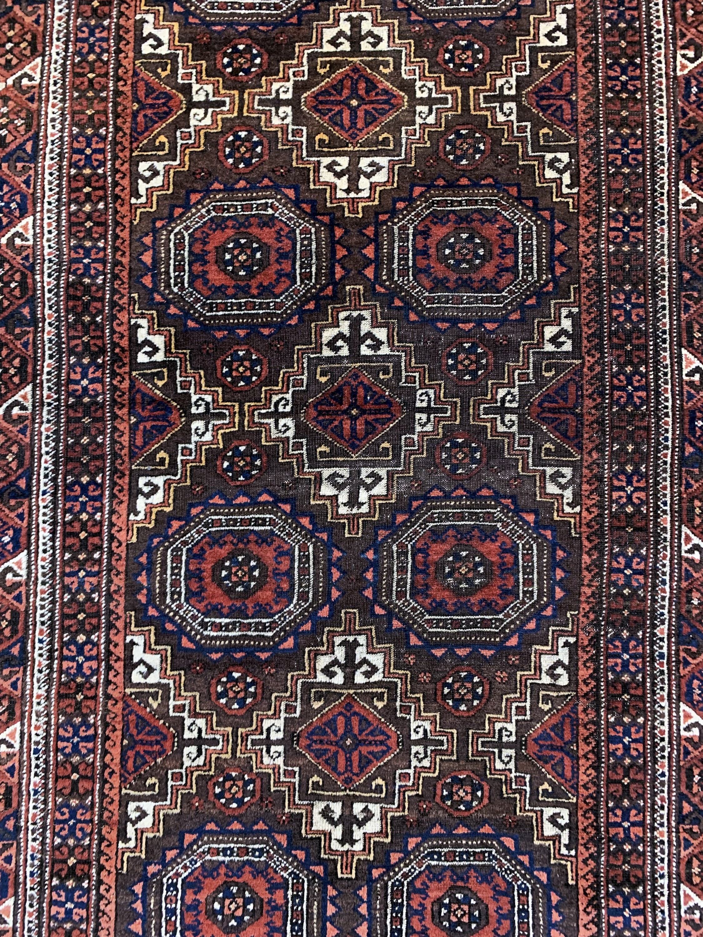 Detail c: Belutsch antik, Persien, um 1900, Wolle aufWolle, ca. 220 x 135 cm, EHZ: 3