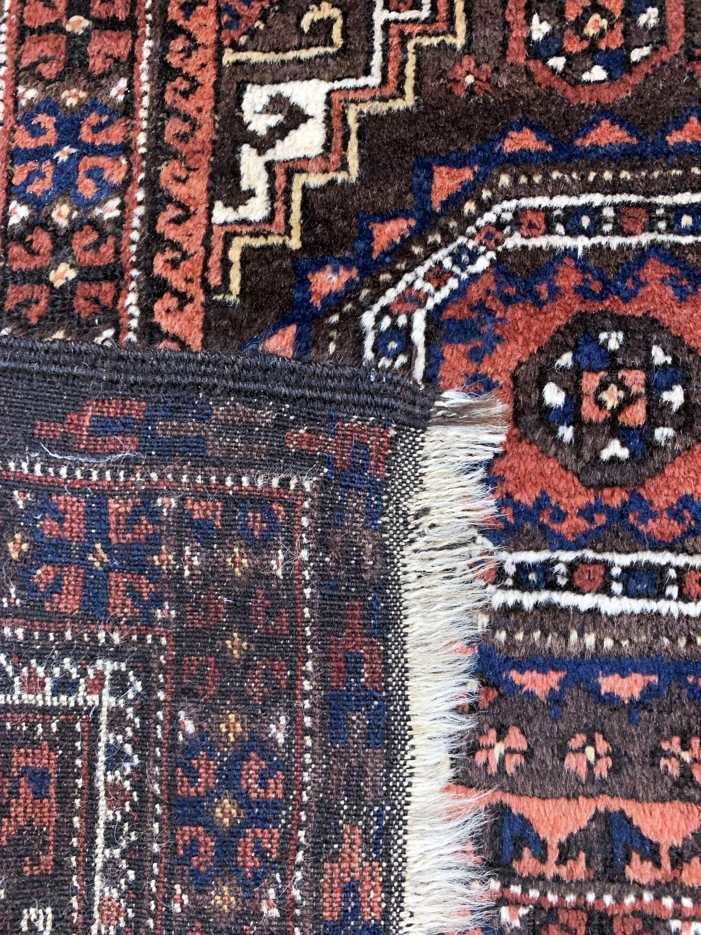 Detail e: Belutsch antik, Persien, um 1900, Wolle aufWolle, ca. 220 x 135 cm, EHZ: 3