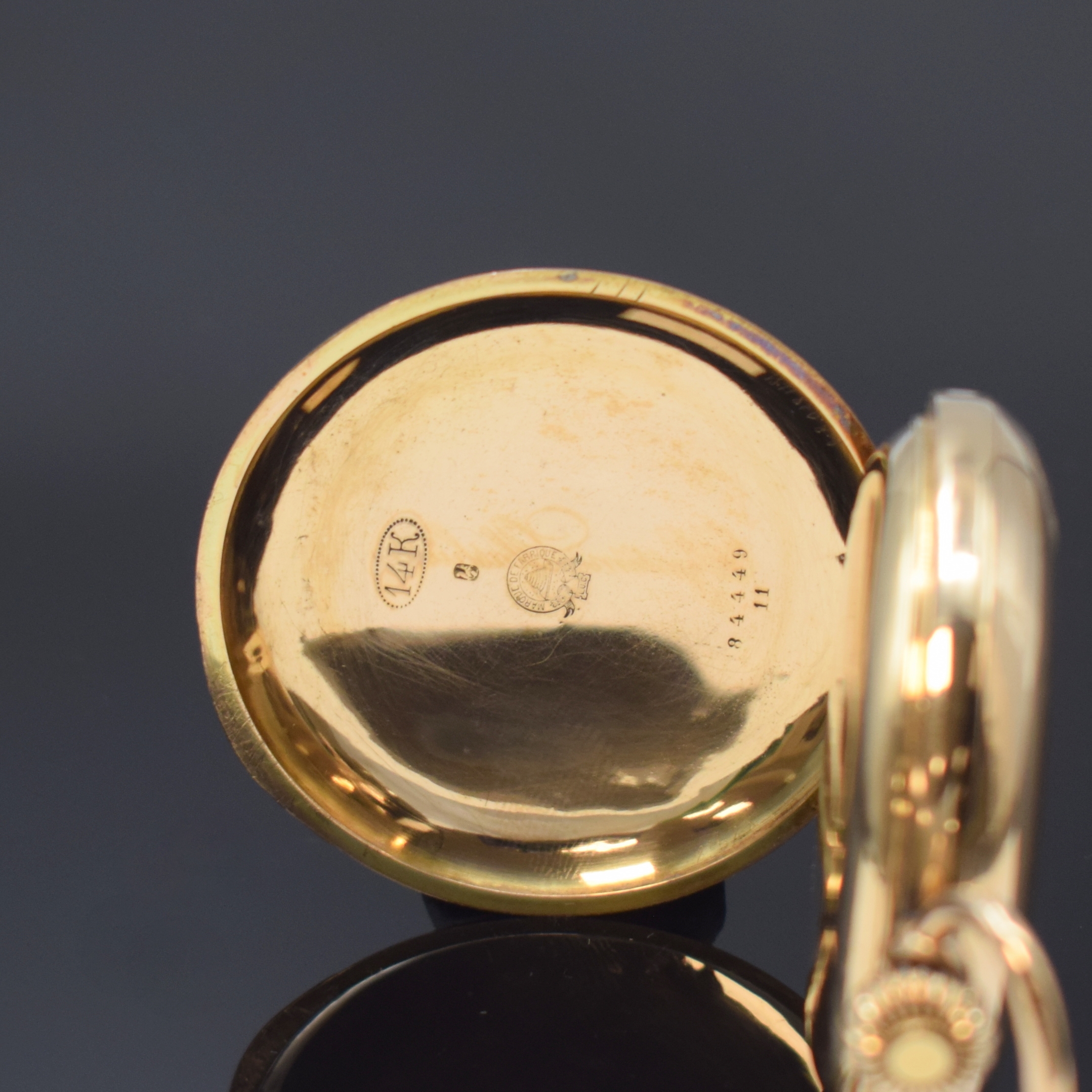 Detail d: SYSTEME GLASHÜTTE Herrensavonette in GG 585/000, Schweiz um 1910, guill. 3-Deckel- Goldgeh. sign. L.U.C dell., Sprungdeckel m. Monogramm, ...