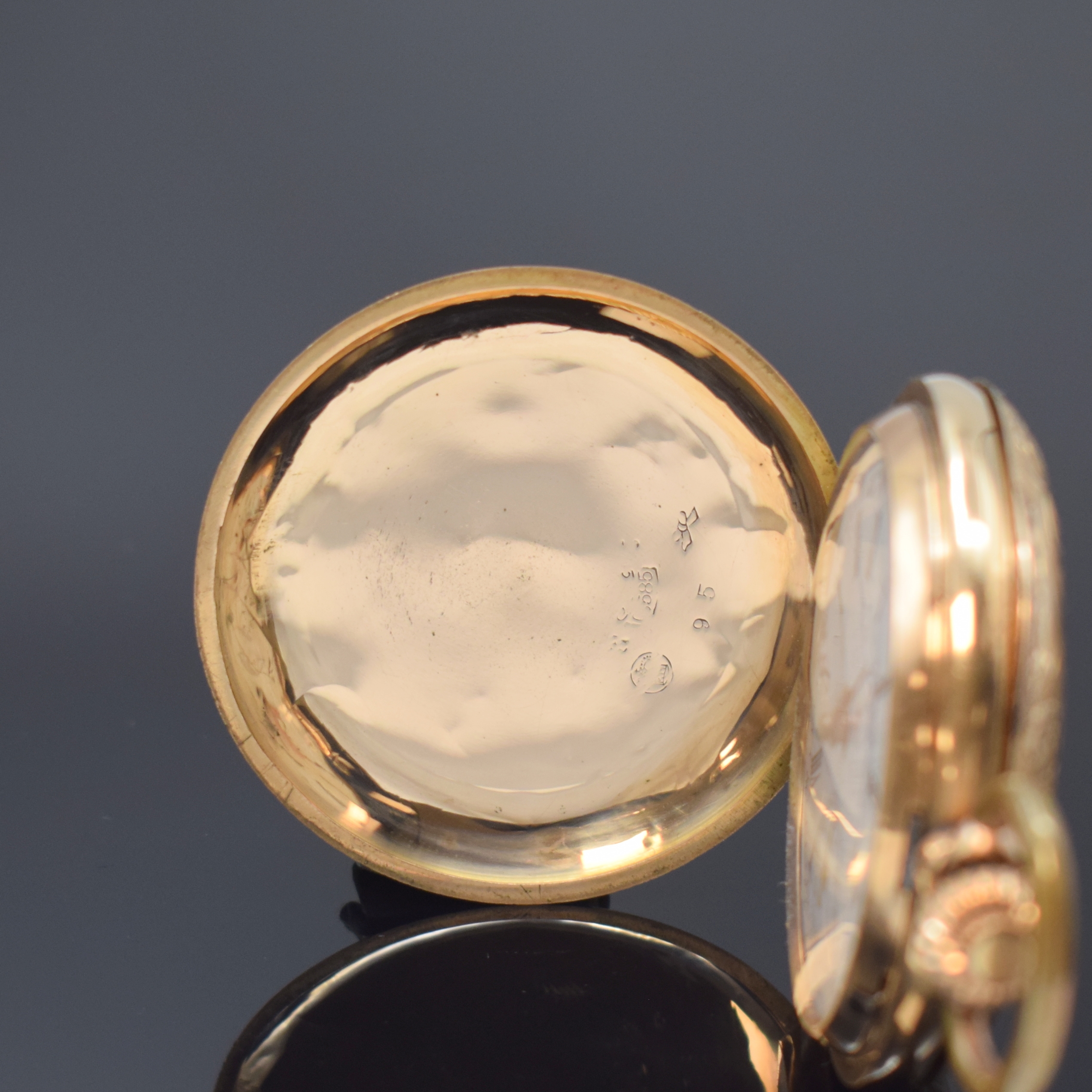 Detail a: SYSTEME GLASHÜTTE Herrensavonette in GG 585/000, floral grav. Geh. dell., Metallcuvette, grav. Sprung- u. Rückdeckel, Emailzifferbl. m. röm. ...
