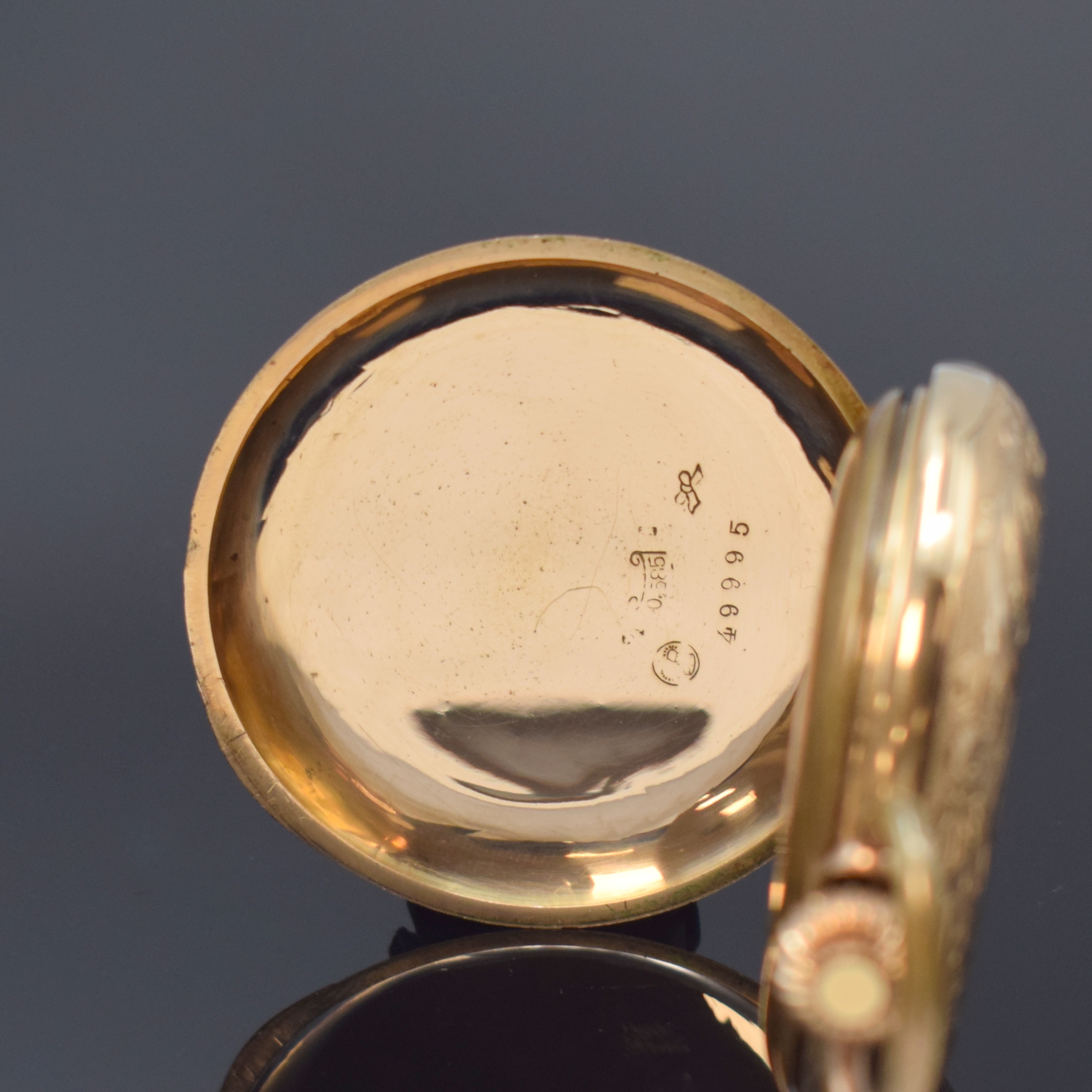 Detail d: SYSTEME GLASHÜTTE Herrensavonette in GG 585/000, floral grav. Geh. dell., Metallcuvette, grav. Sprung- u. Rückdeckel, Emailzifferbl. m. röm. ...