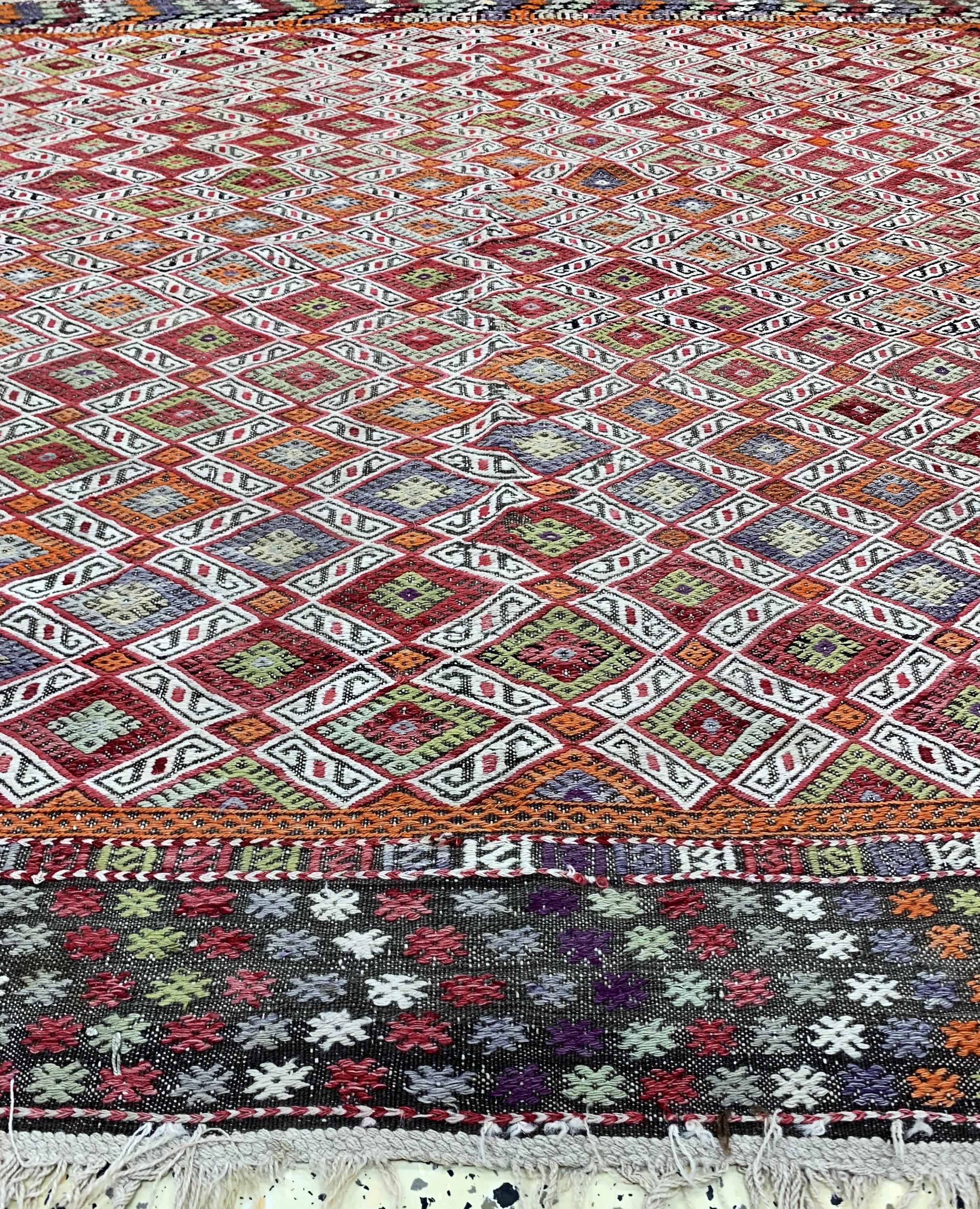 Detail d: Verneh alt, Türkei, Anfang 20.Jhd, Wolle auf Wolle, ca. 175 x 170 cm, EHZ: 2-3