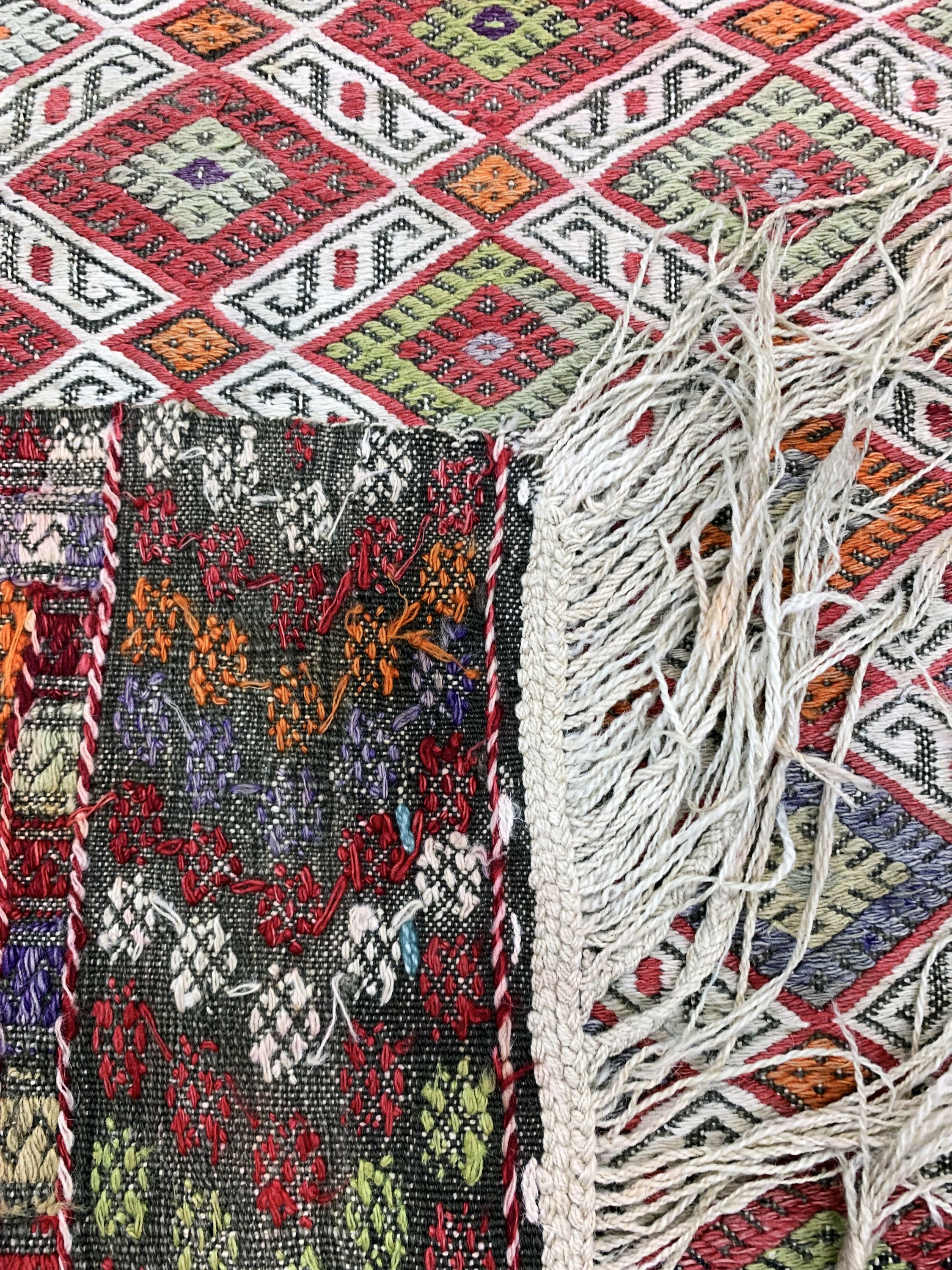 Detail e: Verneh alt, Türkei, Anfang 20.Jhd, Wolle auf Wolle, ca. 175 x 170 cm, EHZ: 2-3