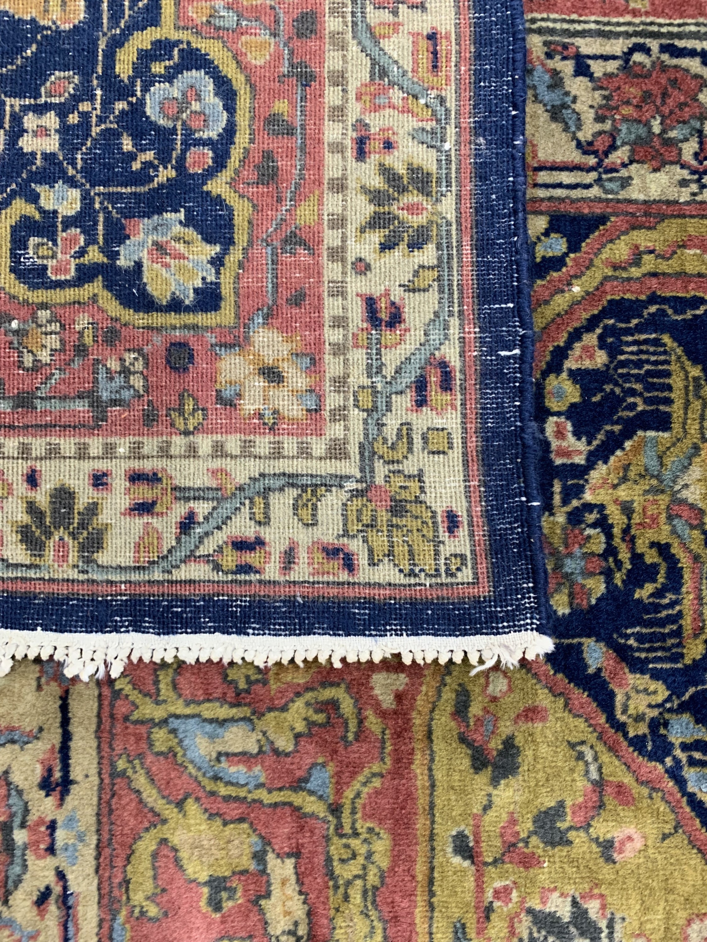 Detail k: Nordindischer Teppich, "Safawiden Design", um 1900, Wolle auf Baumwolle, ca. 606 x 364 cm , EHZ: 2(ähnliches Stück siehe Christis London ...