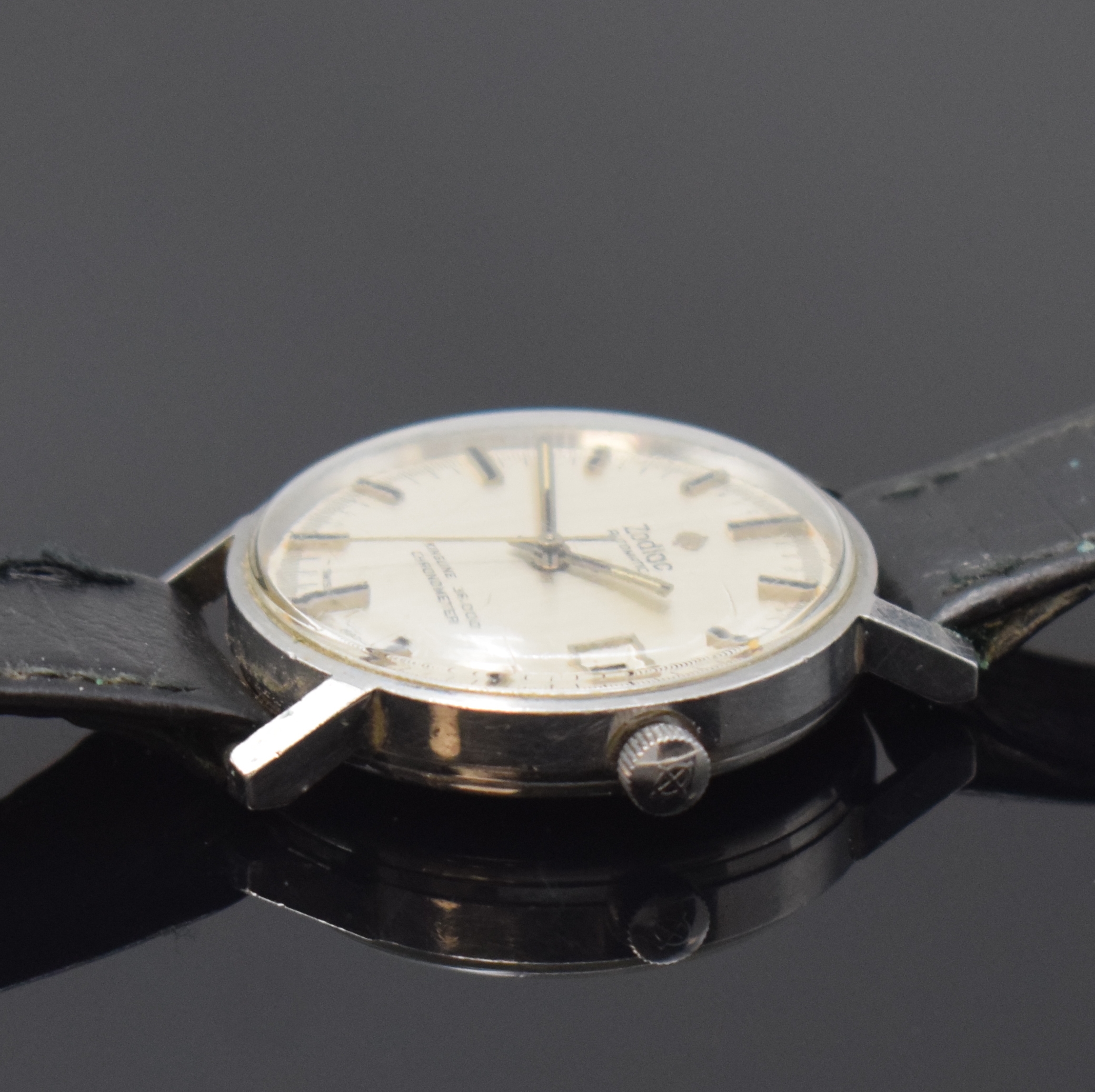 Detail b: ZODIAC Kingline Chronometer 36.000 Herrenarmbanduhr, Schweiz um 1965, Automatik, Stahlgeh., Boden aufgedr., silb. Zifferbl. m. aufges. Std.-Ind., ...