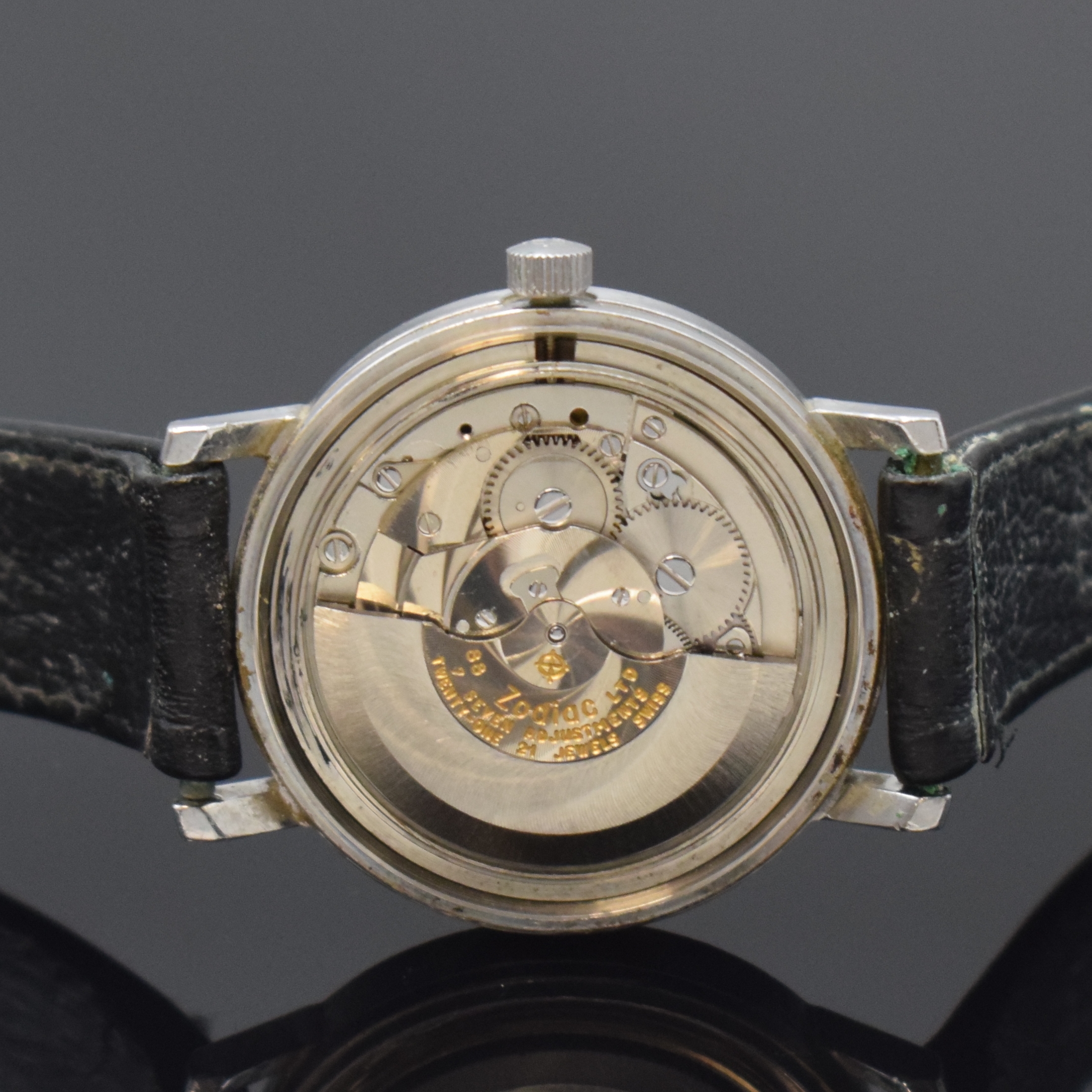 Detail e: ZODIAC Kingline Chronometer 36.000 Herrenarmbanduhr, Schweiz um 1965, Automatik, Stahlgeh., Boden aufgedr., silb. Zifferbl. m. aufges. Std.-Ind., ...