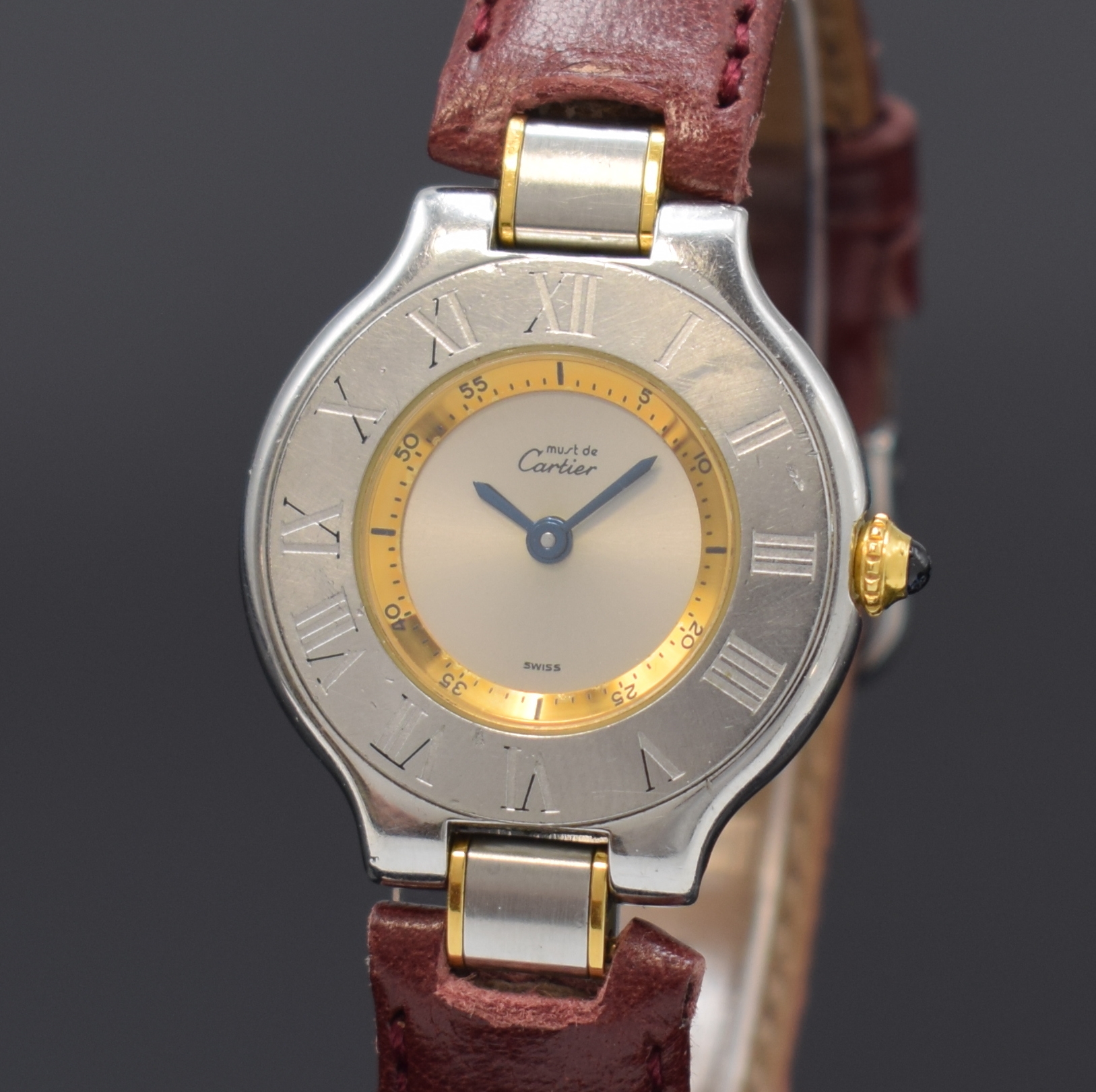 Detail a: CARTIER Linie 21 Damenarmbanduhr Referenz 1340, Schweiz um 1990, quarz, Edelstahlgeh., Boden 6-fach verschr., Schmuckkrone, Lünette m. röm. Zahlen, ...