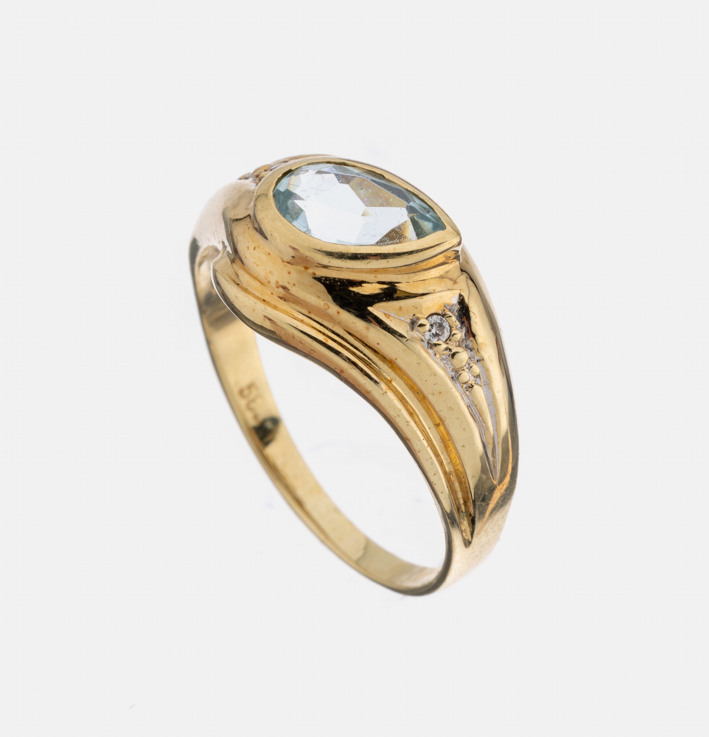 14 kt Gold Aquamarin-Brillant-Ring, GG 585/000, tropfenf. facett. Aquamarin ca. 1.00 ct, seitl. 2 Brillanten zus. ca. 0.01 ct Weiß/p, RW 58, ca. ...