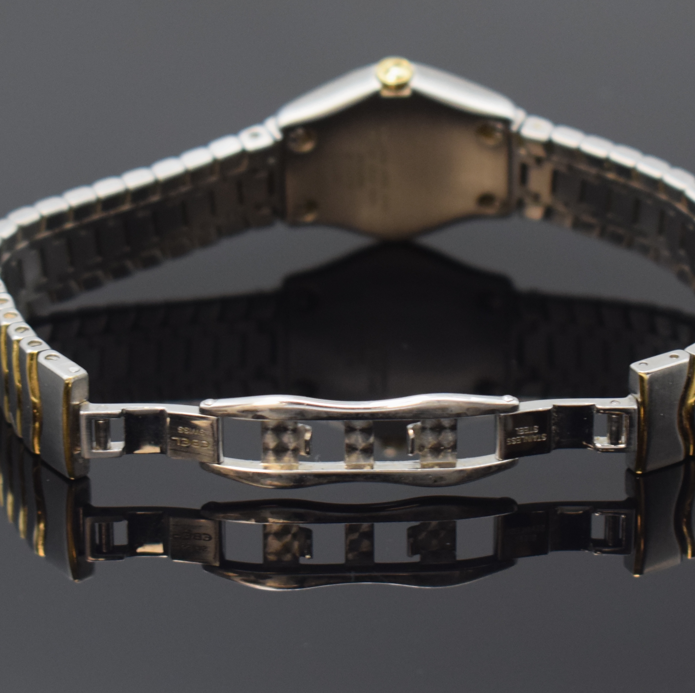 Detail b: EBEL Classic Sport Damenarmbanduhr mit Diamantbesatz Referenz 1157F14, Schweiz um 1995, quarz, Edelstahl/Gold inkl. Wellengliederband m. dopp. ...