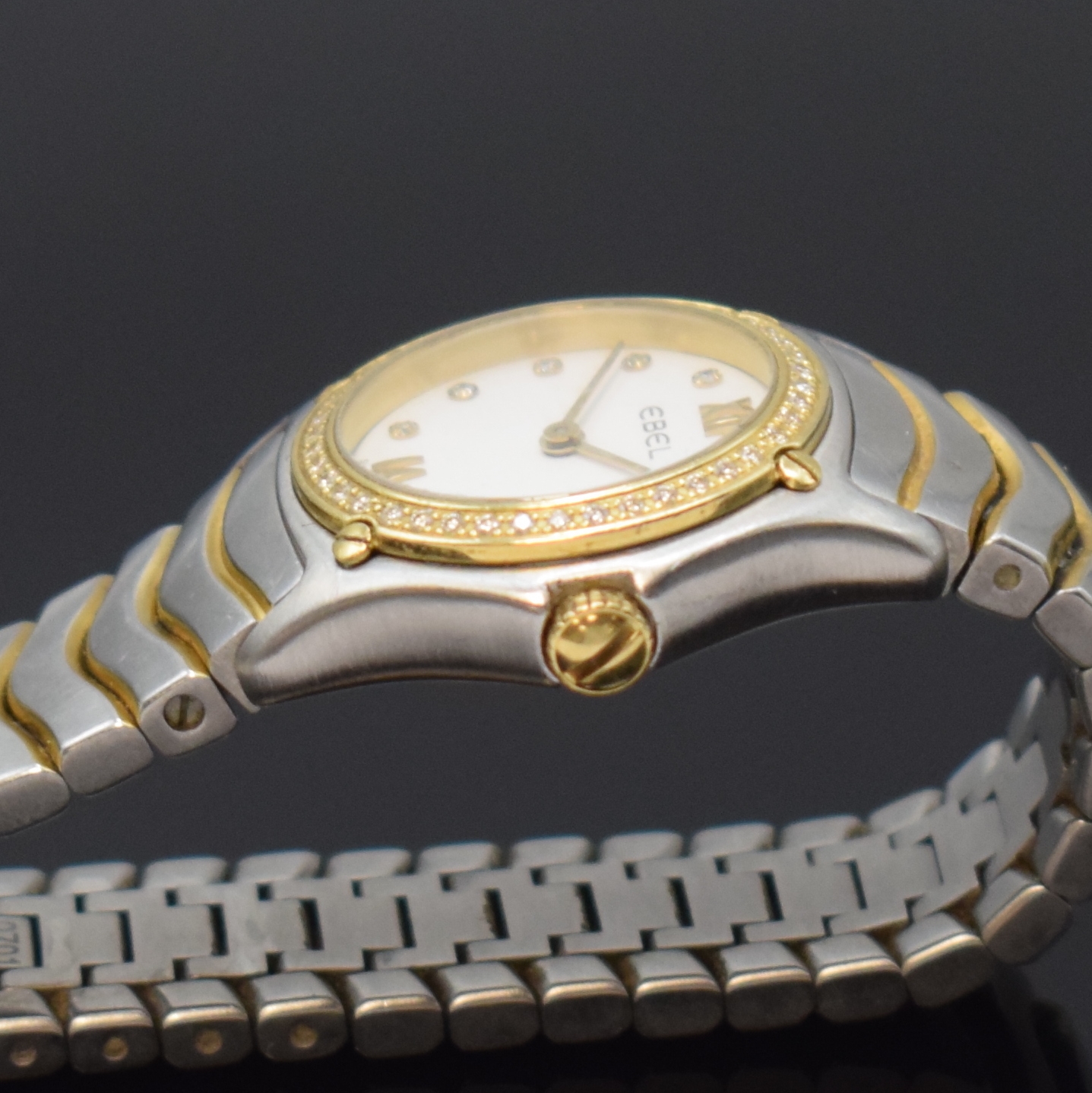 Detail c: EBEL Classic Sport Damenarmbanduhr mit Diamantbesatz Referenz 1157F14, Schweiz um 1995, quarz, Edelstahl/Gold inkl. Wellengliederband m. dopp. ...