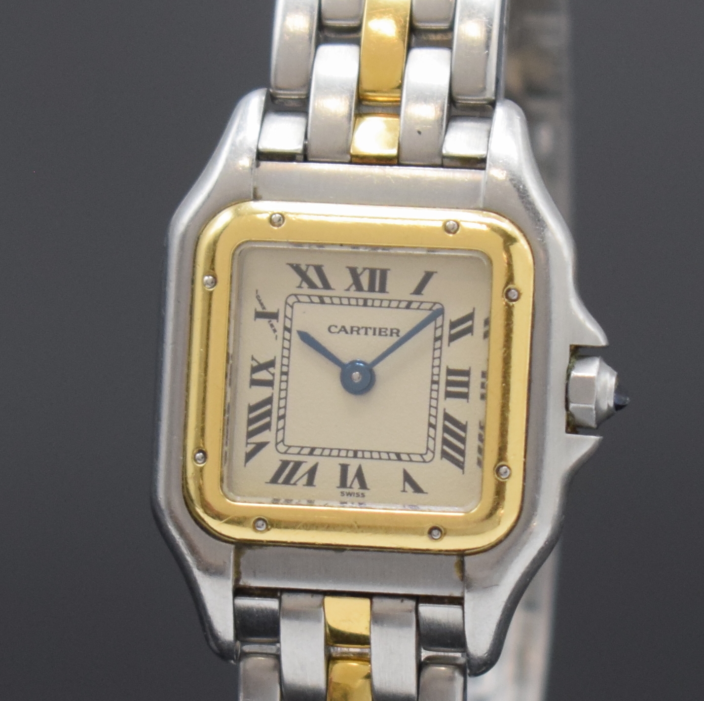 Detail a: CARTIER Panthere Damenarmbanduhr in Stahl/Gold Referenz 1120, Schweiz um 1990, quarz, Boden 8-fach verschr., Schmuckkrone abgebrochen/zu ers., orig. ...