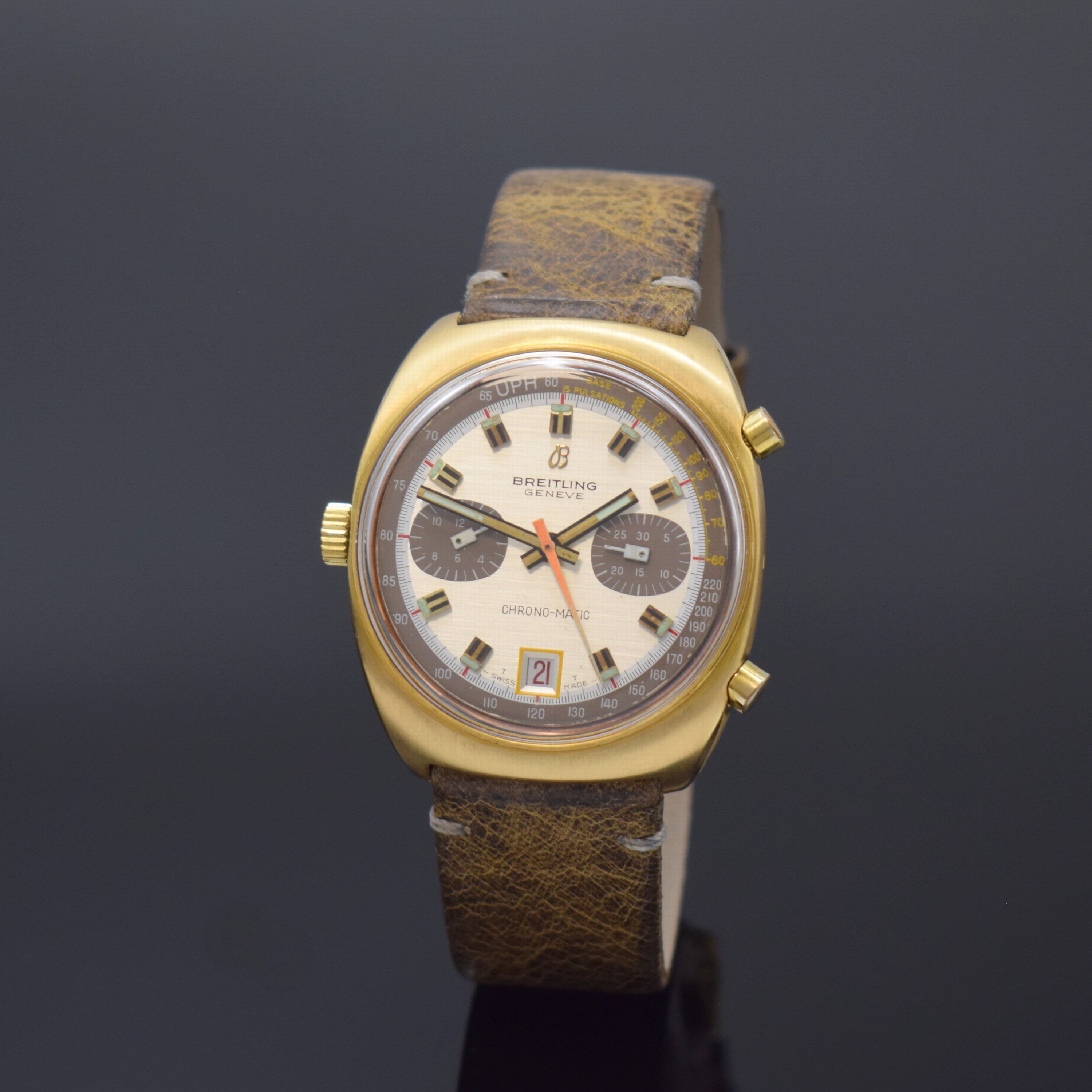 BREITLING seltener Armbandchronograph Chrono- Matic in GG 750/000 Referenz 2118, Schweiz um 1971, Automatik, Boden aufgedr., Krone außen b. 9, silb. ...