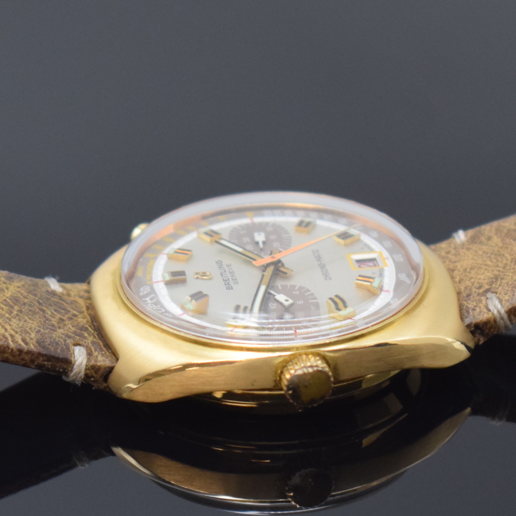 Detail b: BREITLING seltener Armbandchronograph Chrono- Matic in GG 750/000 Referenz 2118, Schweiz um 1971, Automatik, Boden aufgedr., Krone außen b. 9, silb. ...